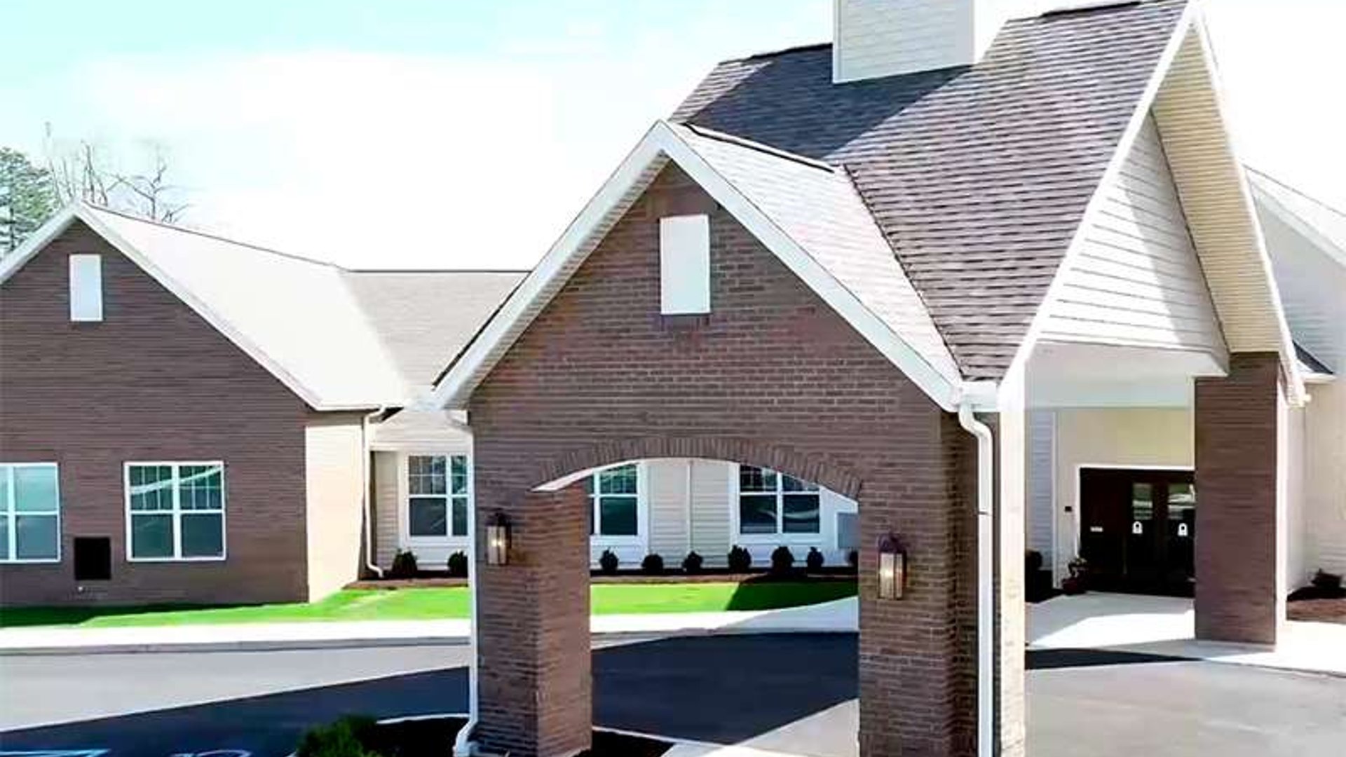 System.Collections.Generic.List`1[AFS.Common.Models.Photo] - Image 1