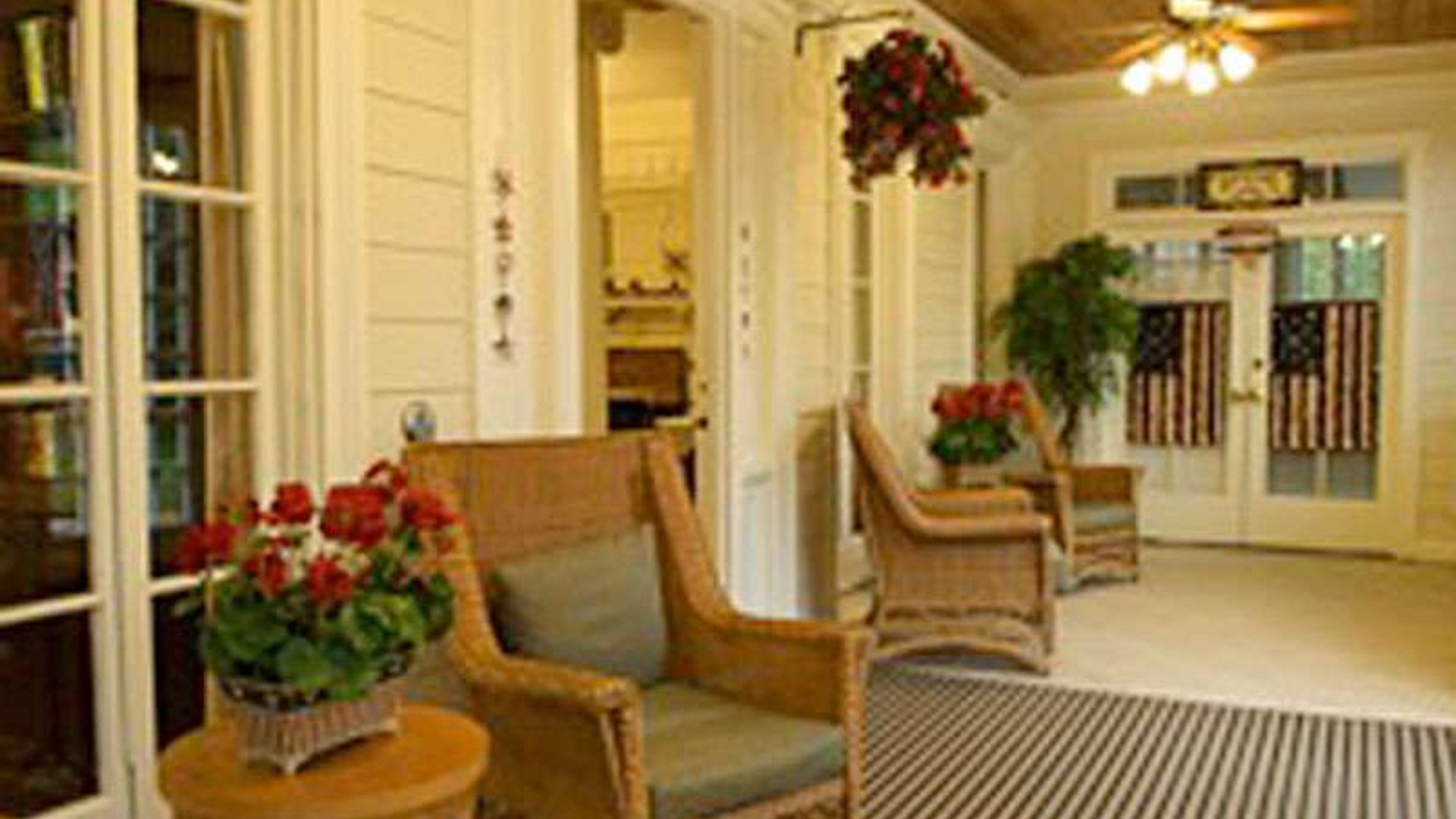 System.Collections.Generic.List`1[AFS.Common.Models.Photo] - Image 2