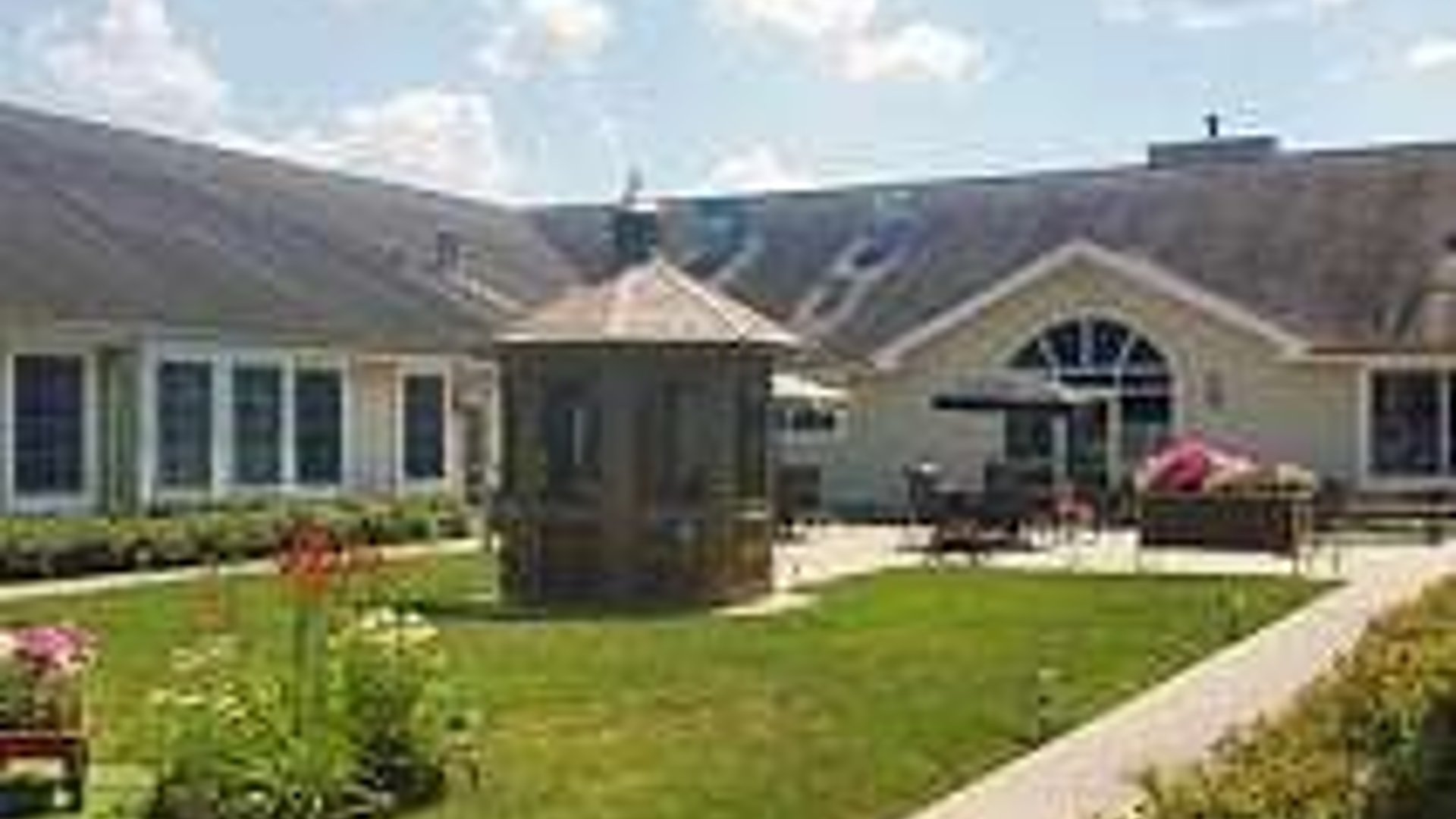 System.Collections.Generic.List`1[AFS.Common.Models.Photo] - Image 1