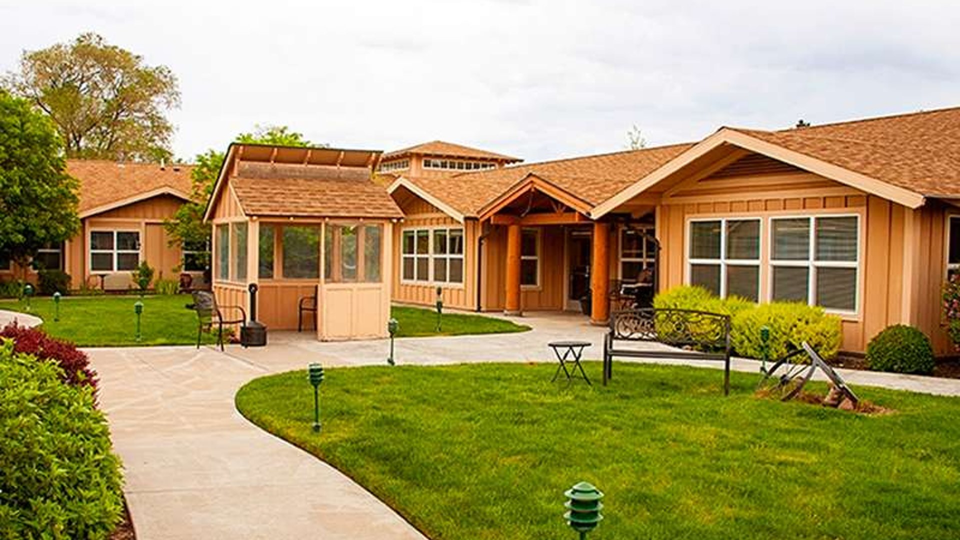 System.Collections.Generic.List`1[AFS.Common.Models.Photo] - Image 1