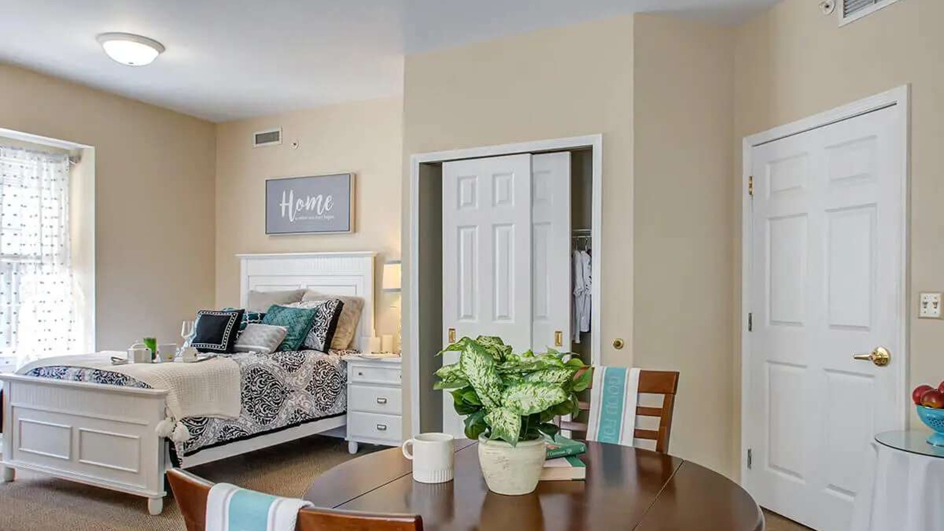 System.Collections.Generic.List`1[AFS.Common.Models.Photo] - Image 6