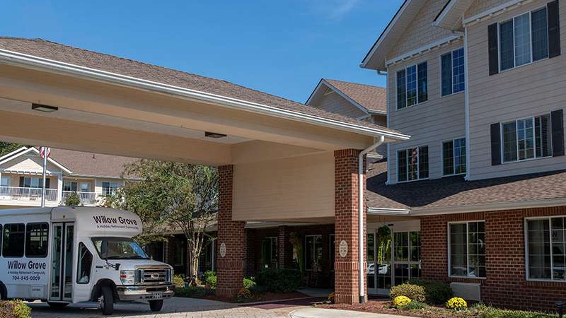 System.Collections.Generic.List`1[AFS.Common.Models.Photo] - Image 1