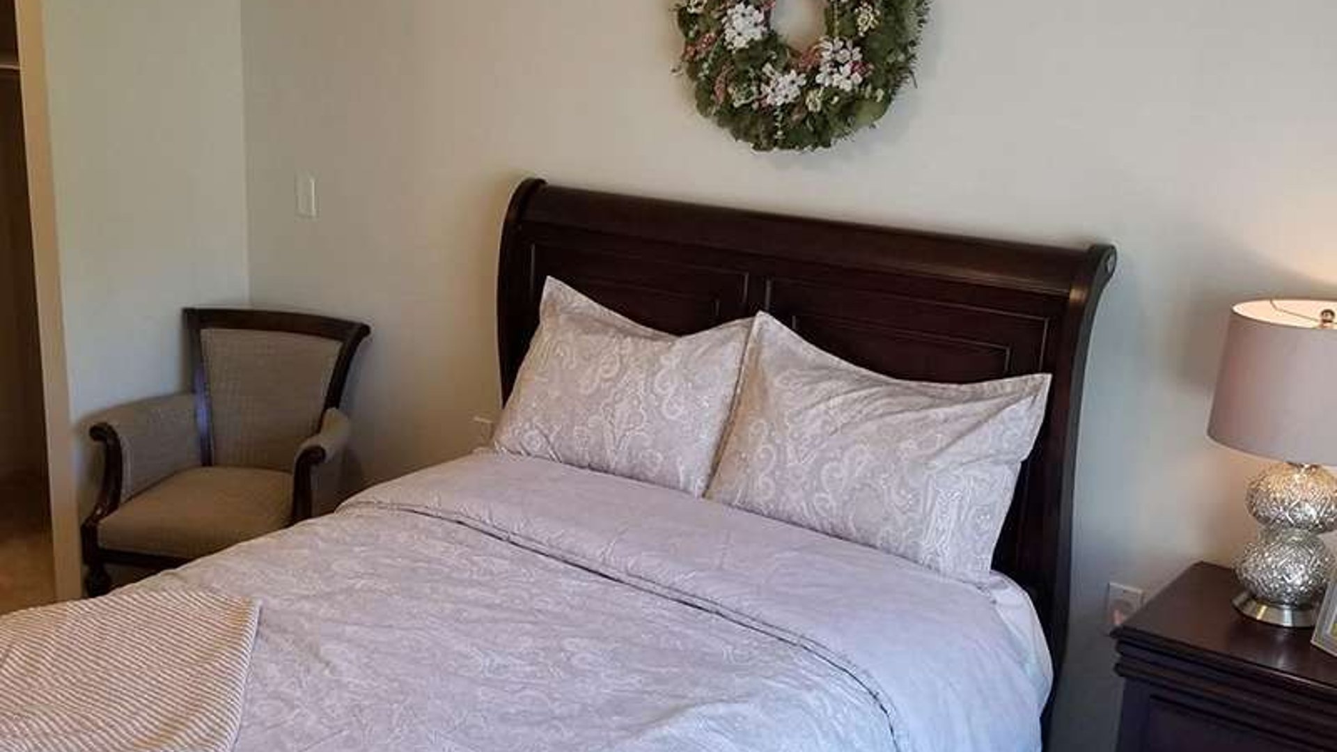 System.Collections.Generic.List`1[AFS.Common.Models.Photo] - Image 5