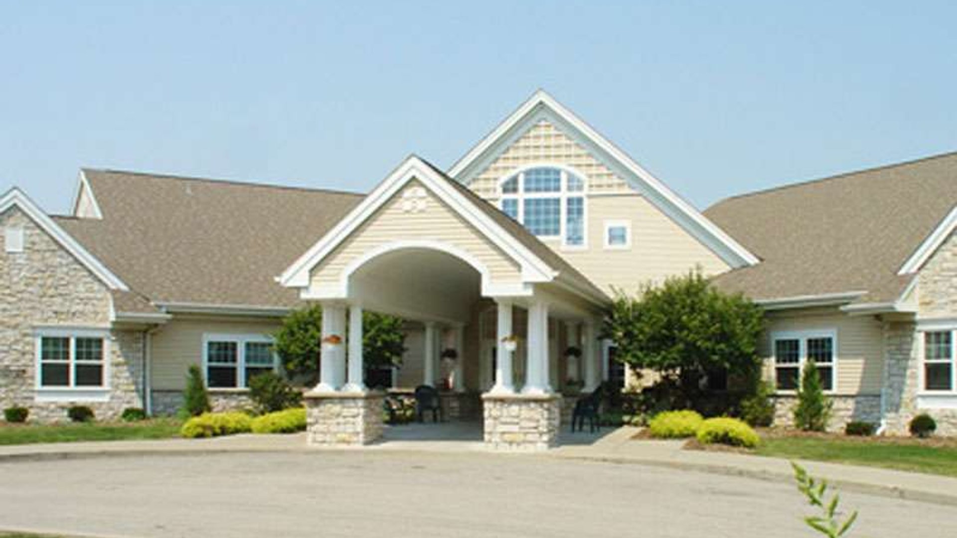 System.Collections.Generic.List`1[AFS.Common.Models.Photo] - Image 2