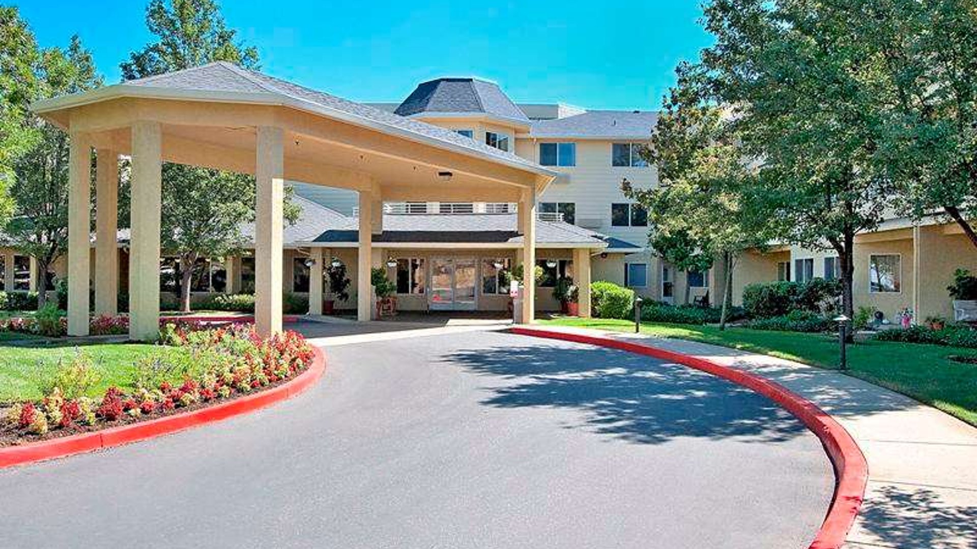 System.Collections.Generic.List`1[AFS.Common.Models.Photo] - Image 1