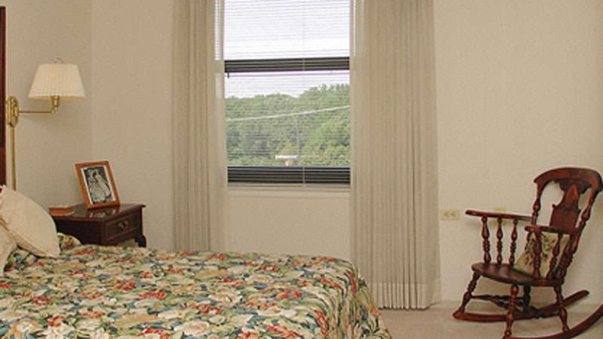 System.Collections.Generic.List`1[AFS.Common.Models.Photo] - Image 6