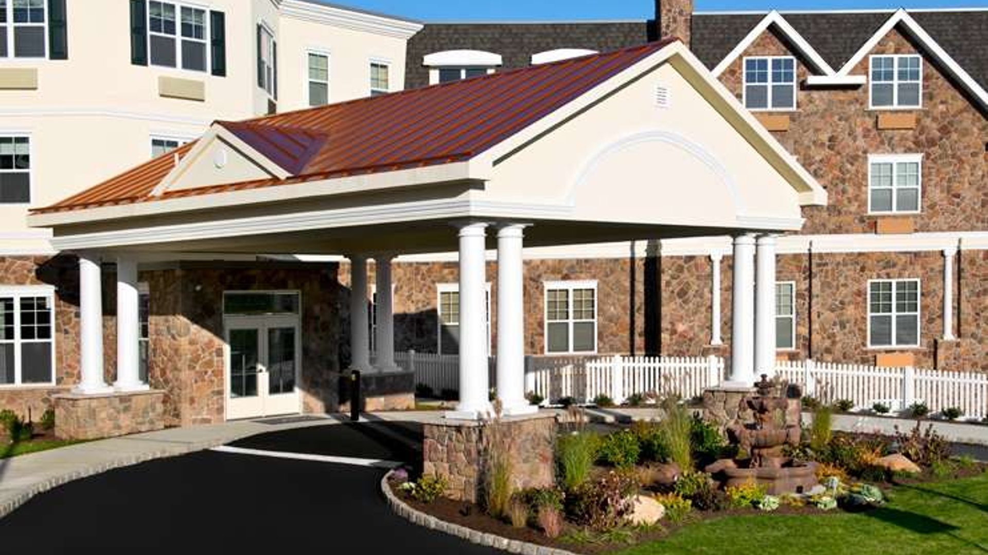 System.Collections.Generic.List`1[AFS.Common.Models.Photo] - Image 1