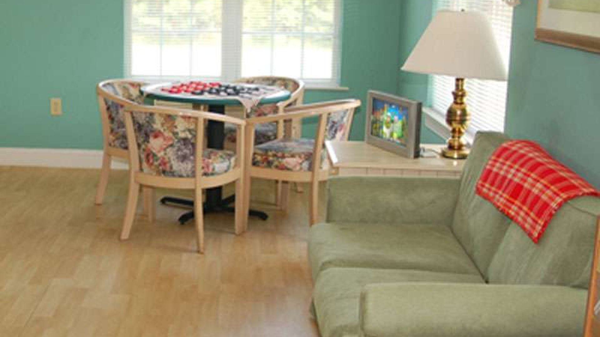 System.Collections.Generic.List`1[AFS.Common.Models.Photo] - Image 3