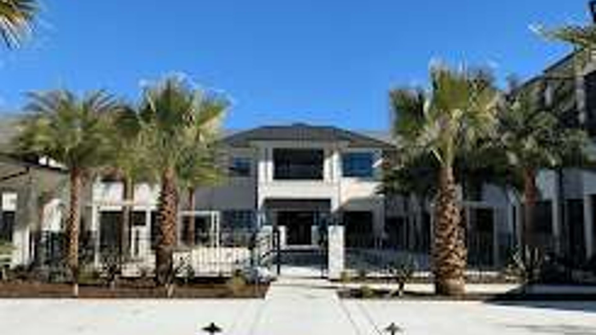 System.Collections.Generic.List`1[AFS.Common.Models.Photo] - Image 1