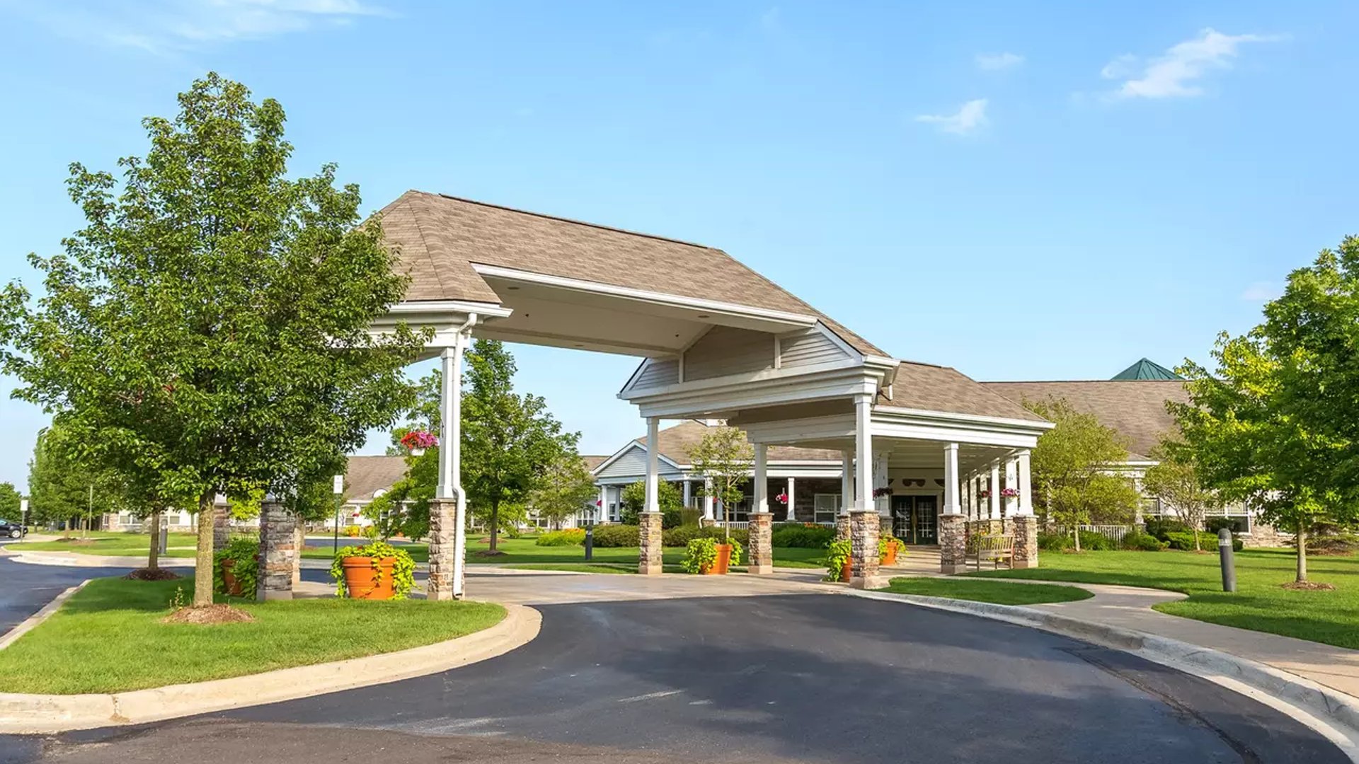 System.Collections.Generic.List`1[AFS.Common.Models.Photo] - Image 1