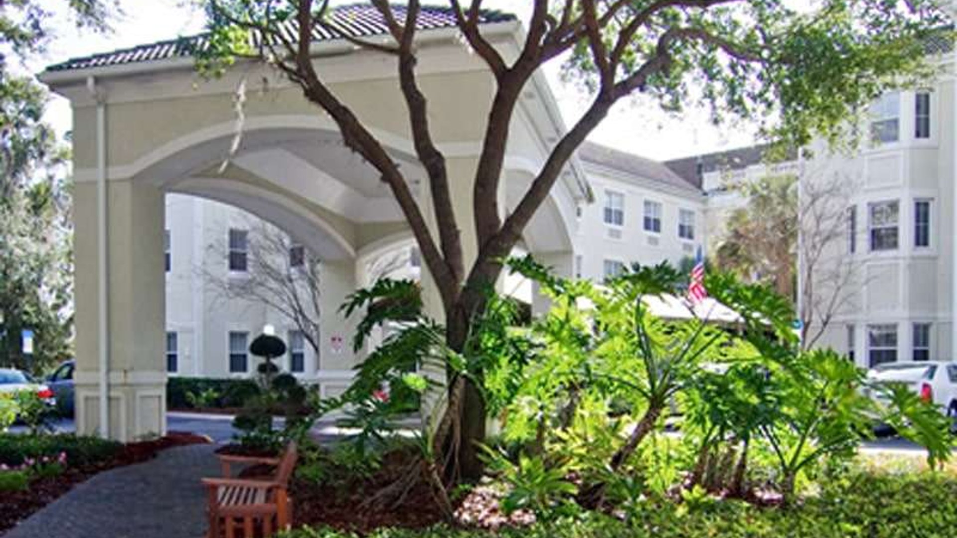 System.Collections.Generic.List`1[AFS.Common.Models.Photo] - Image 1