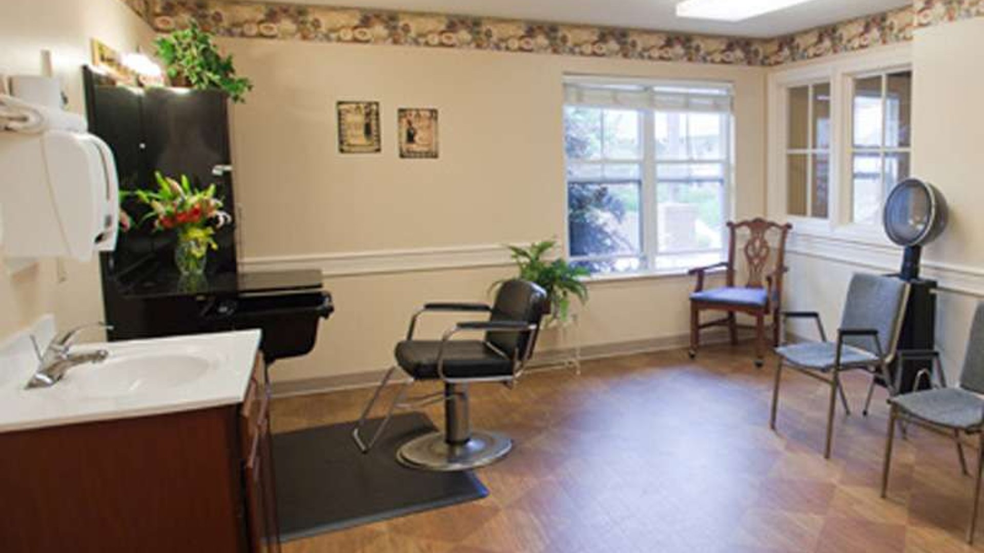 System.Collections.Generic.List`1[AFS.Common.Models.Photo] - Image 4