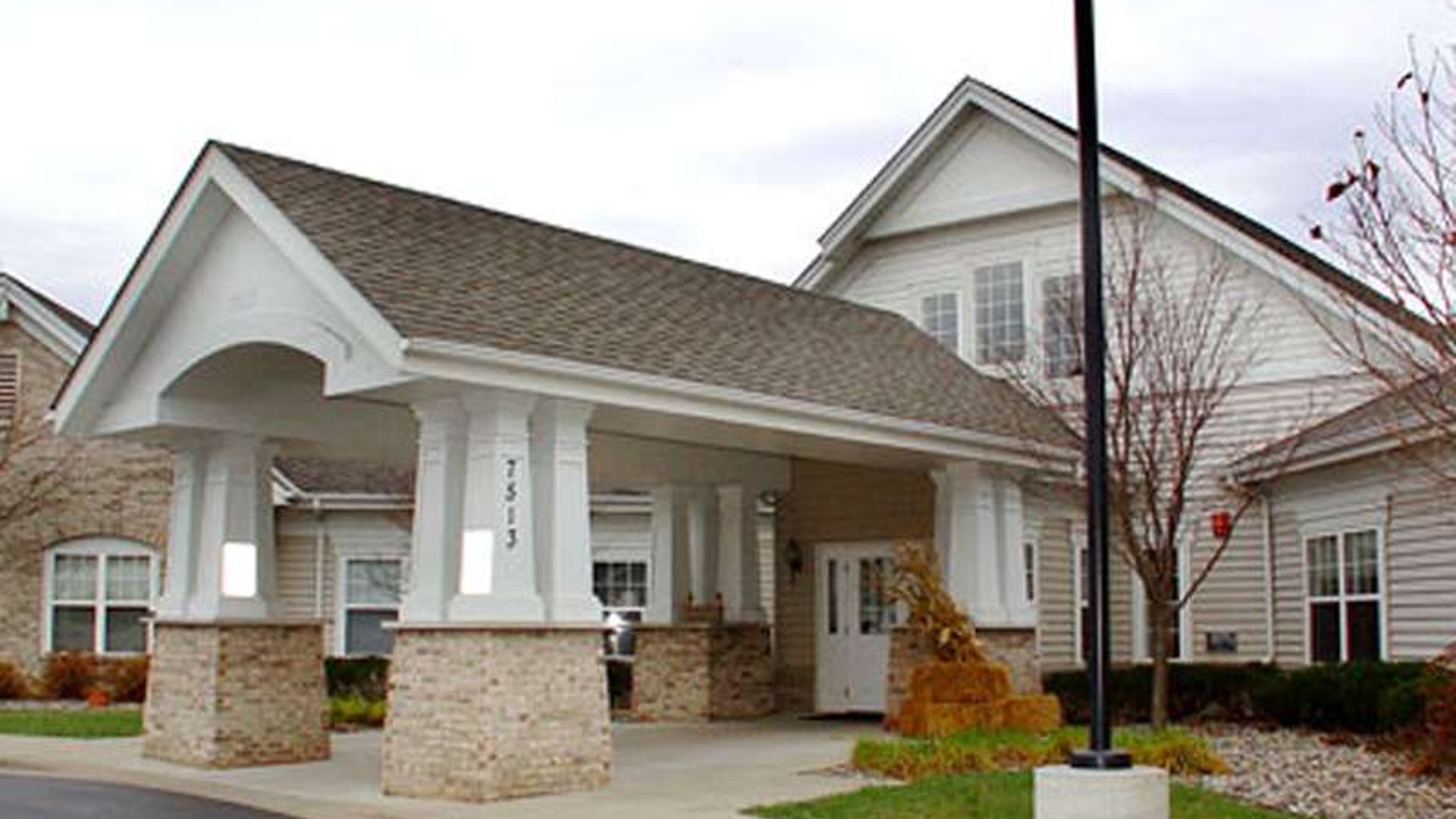 System.Collections.Generic.List`1[AFS.Common.Models.Photo] - Image 1