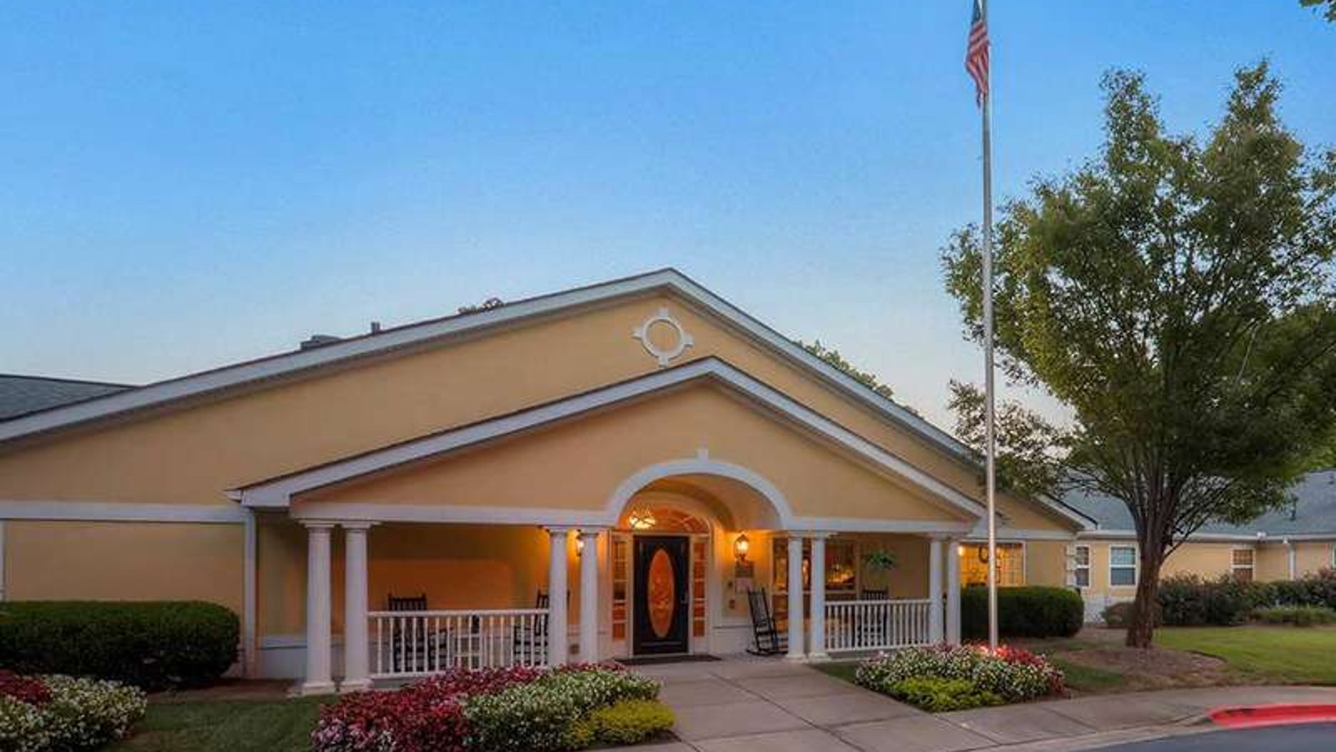 System.Collections.Generic.List`1[AFS.Common.Models.Photo] - Image 1