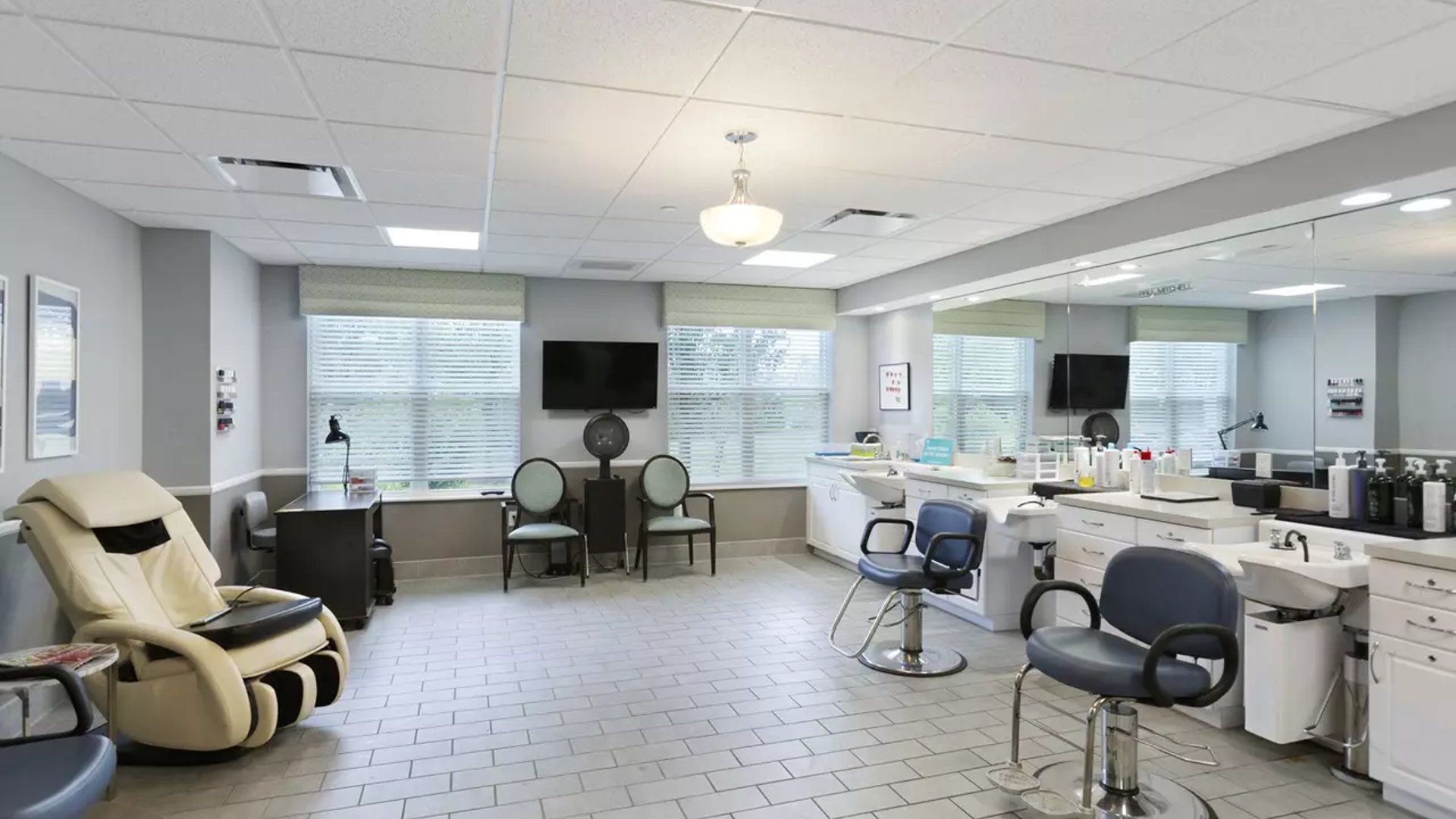 System.Collections.Generic.List`1[AFS.Common.Models.Photo] - Image 6