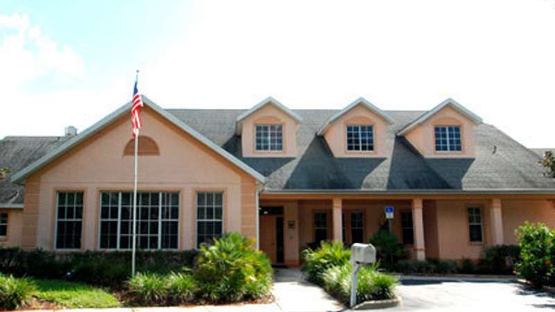 System.Collections.Generic.List`1[AFS.Common.Models.Photo] - Image 1