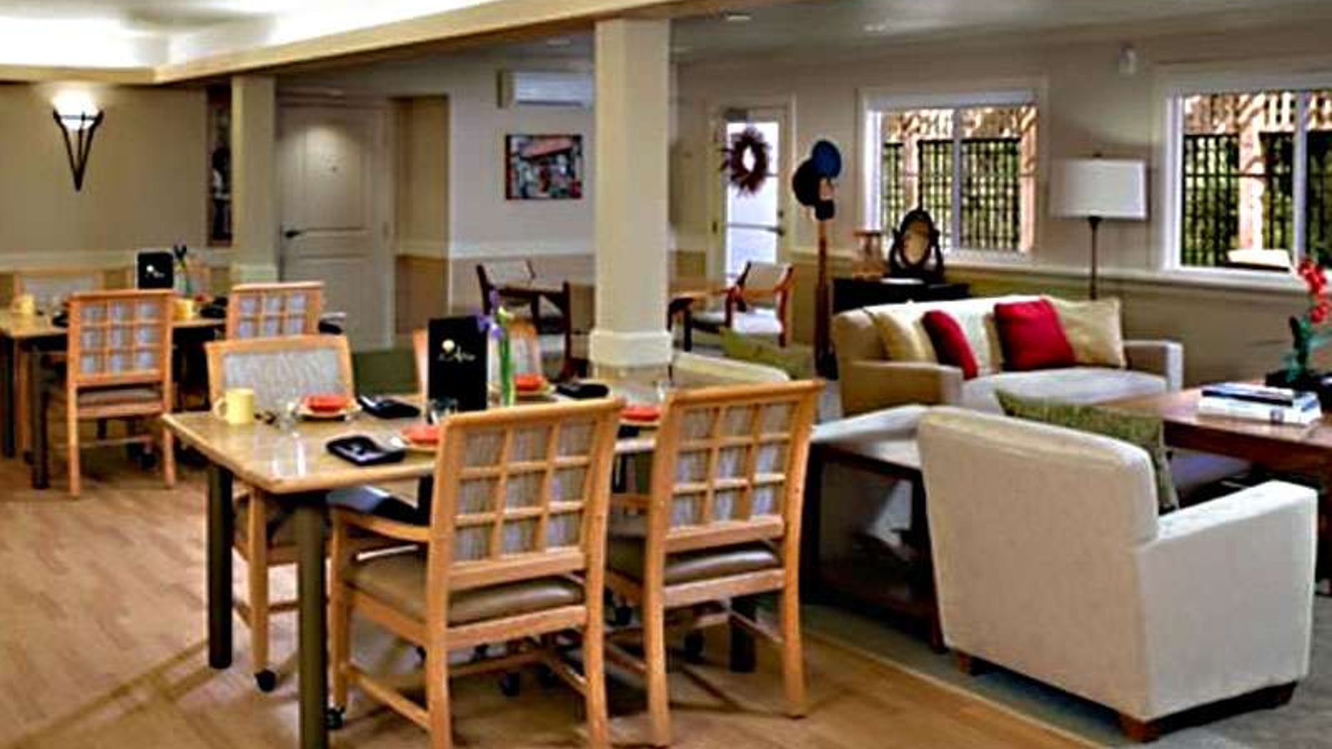 System.Collections.Generic.List`1[AFS.Common.Models.Photo] - Image 5