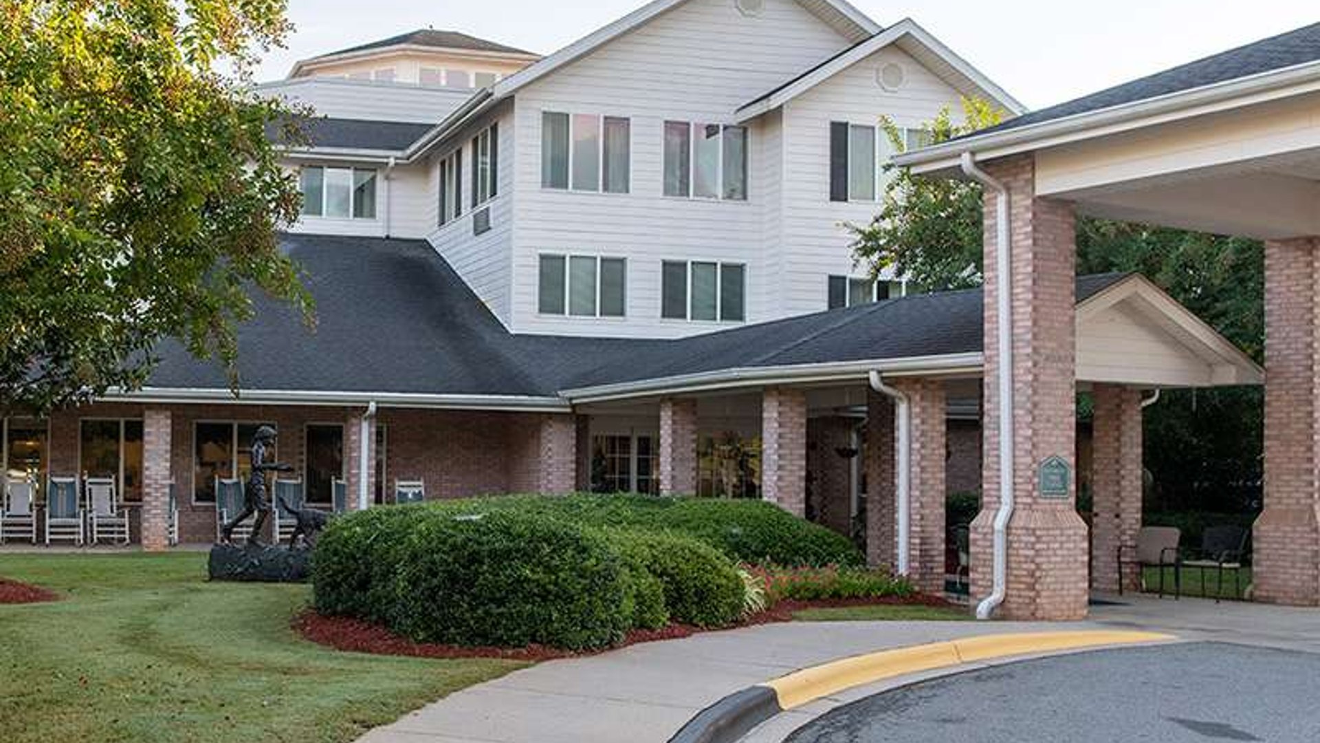 System.Collections.Generic.List`1[AFS.Common.Models.Photo] - Image 1