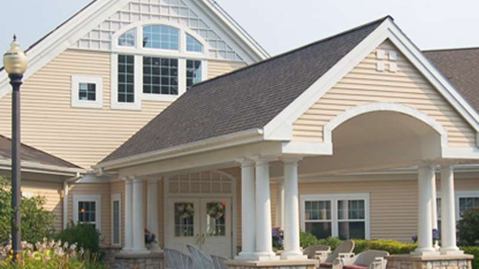 System.Collections.Generic.List`1[AFS.Common.Models.Photo] - Image 1