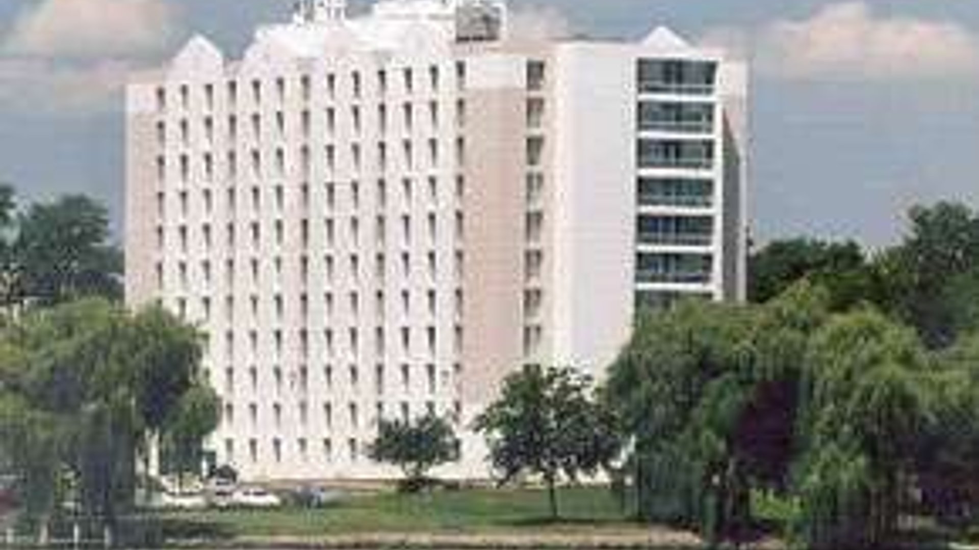 System.Collections.Generic.List`1[AFS.Common.Models.Photo] - Image 1