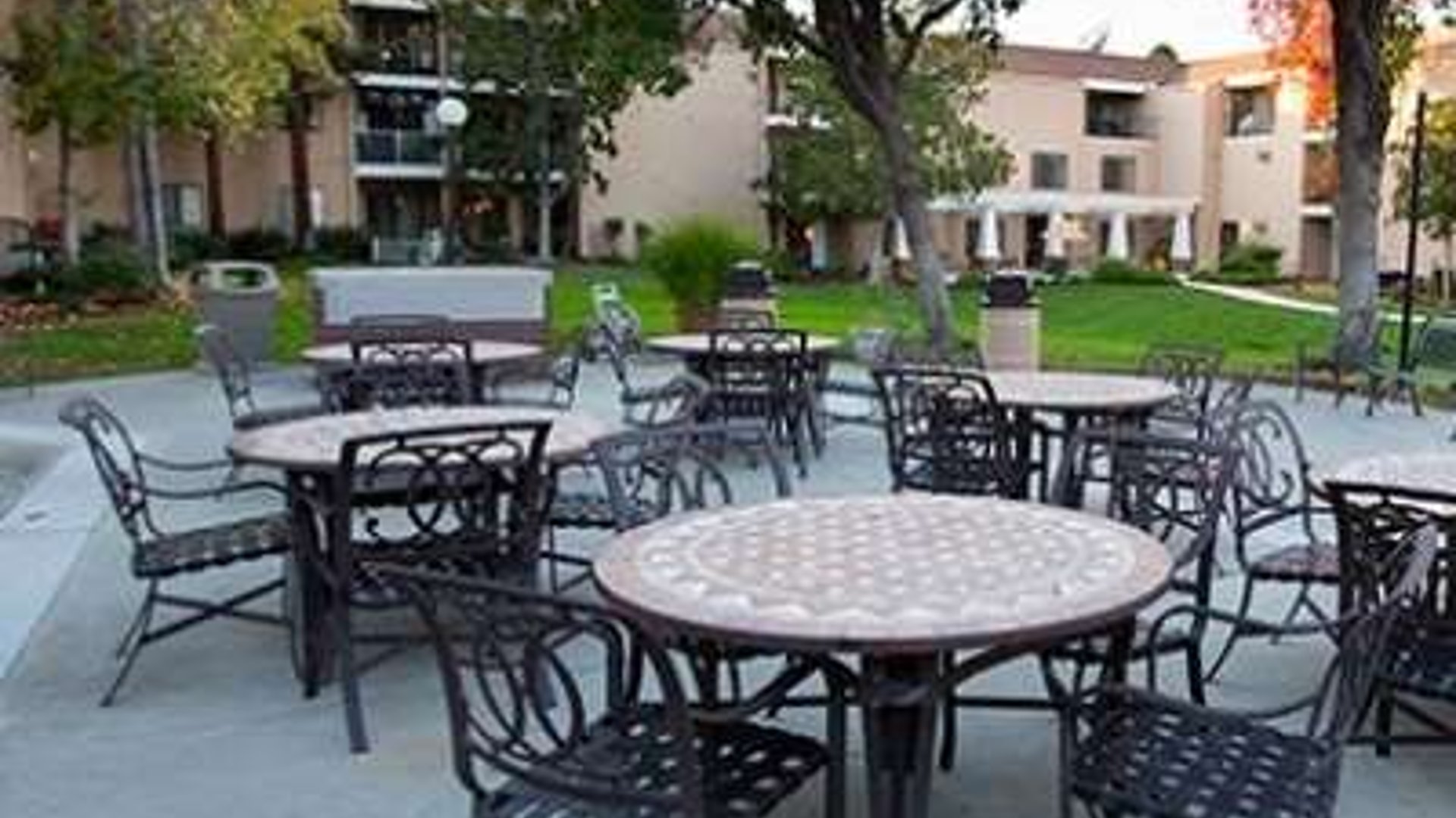 System.Collections.Generic.List`1[AFS.Common.Models.Photo] - Image 1