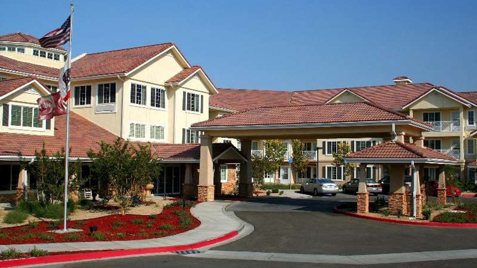 System.Collections.Generic.List`1[AFS.Common.Models.Photo] - Image 1