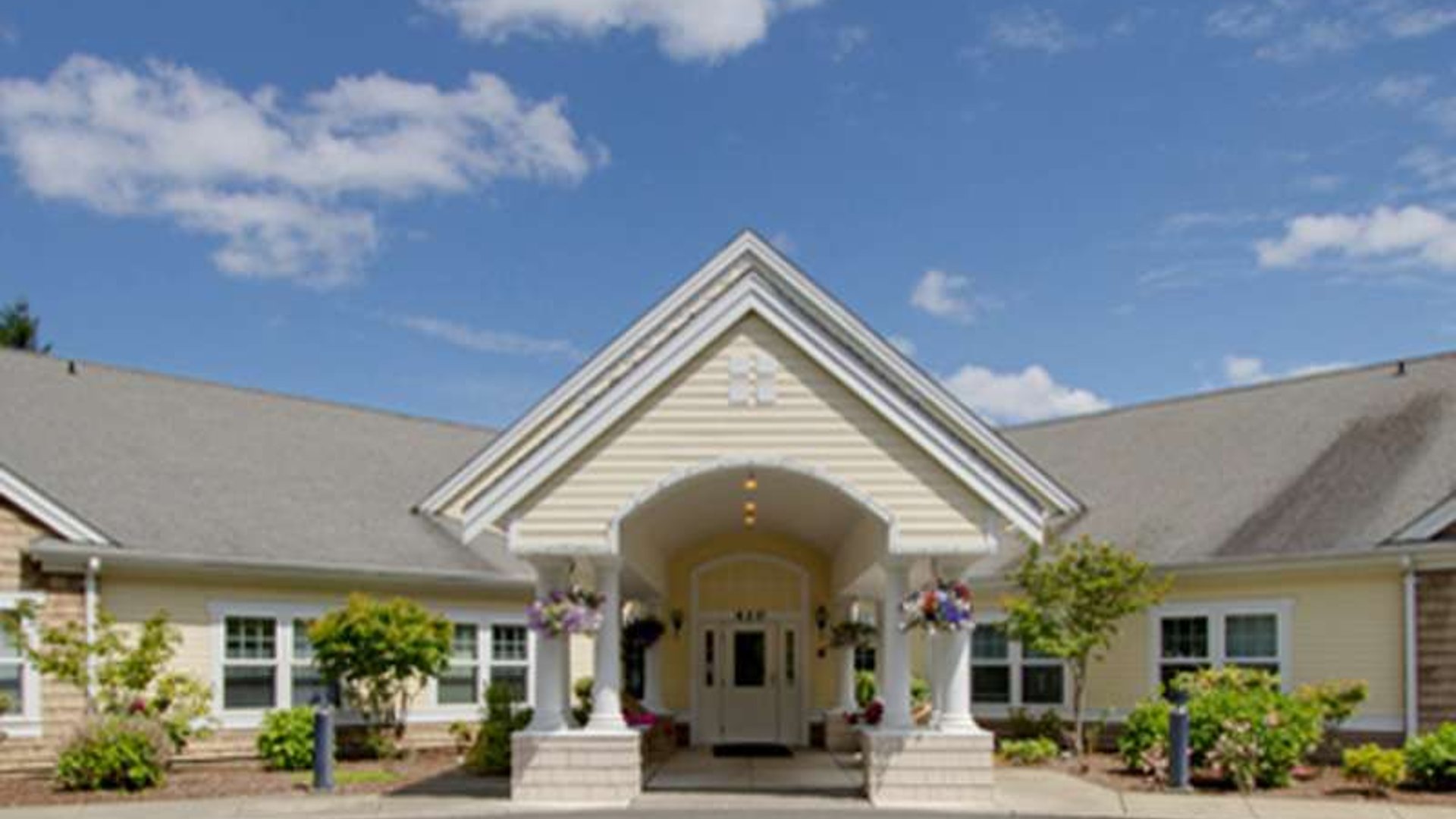 System.Collections.Generic.List`1[AFS.Common.Models.Photo] - Image 1