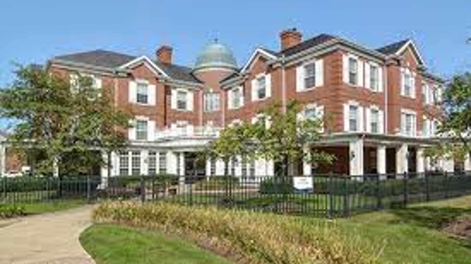 System.Collections.Generic.List`1[AFS.Common.Models.Photo] - Image 1