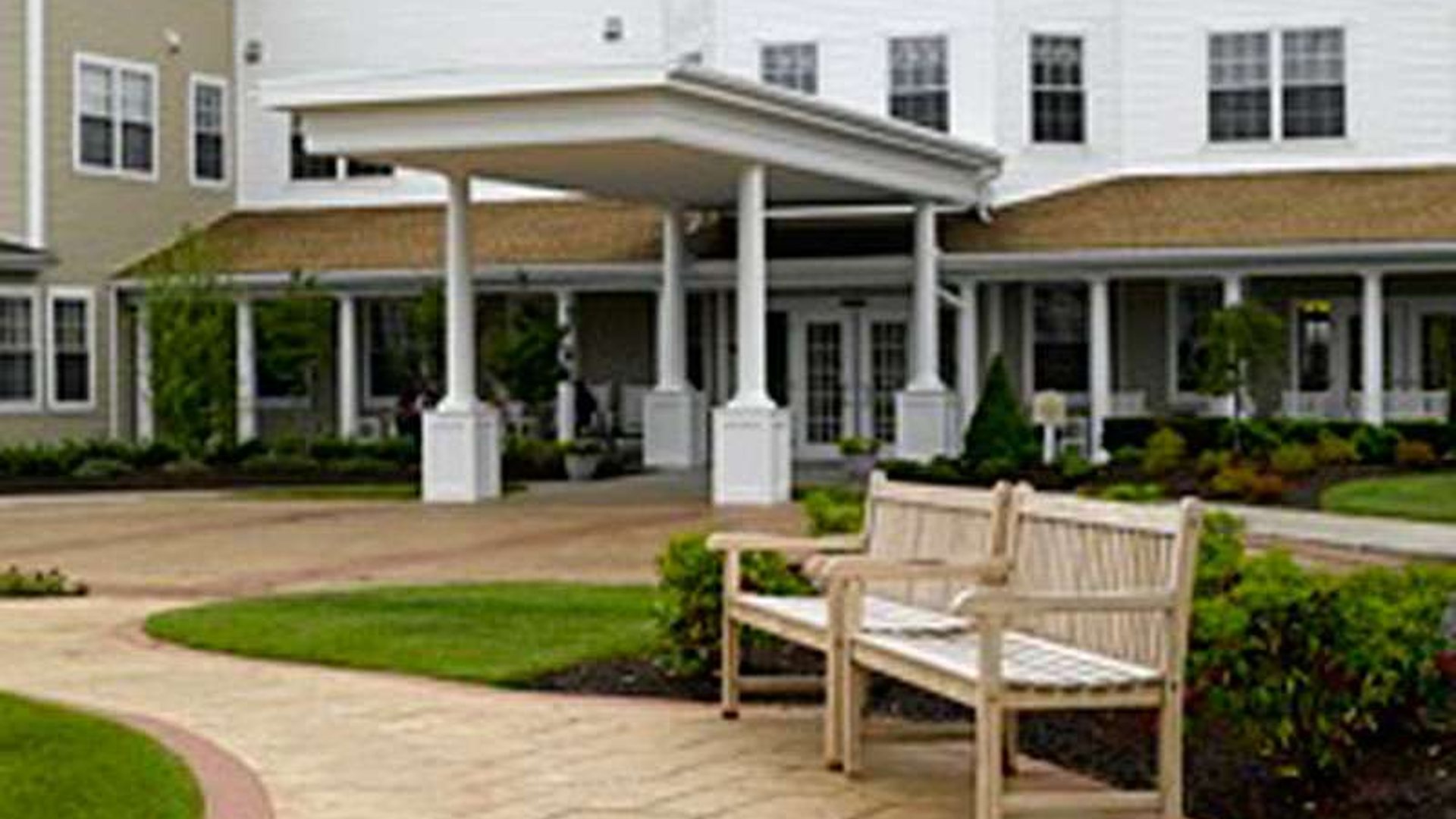 System.Collections.Generic.List`1[AFS.Common.Models.Photo] - Image 3