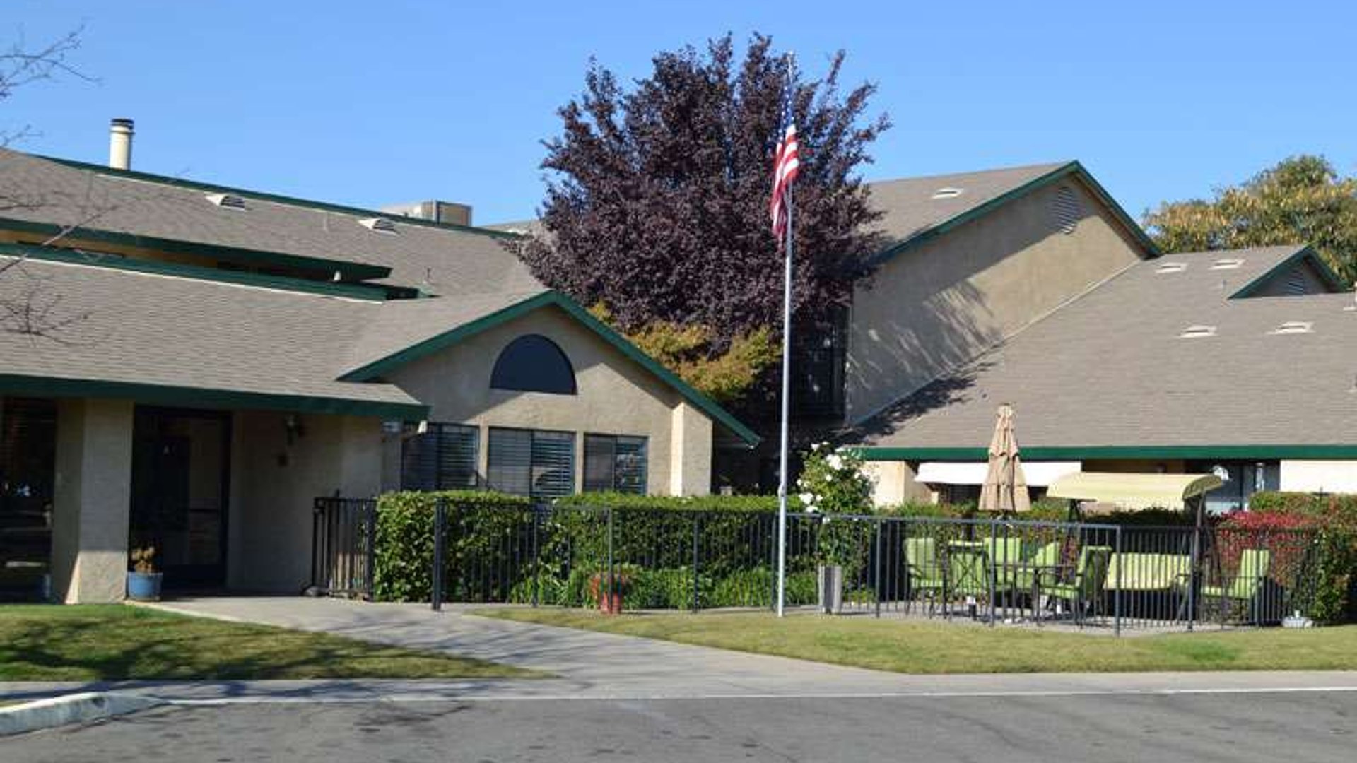 System.Collections.Generic.List`1[AFS.Common.Models.Photo] - Image 1