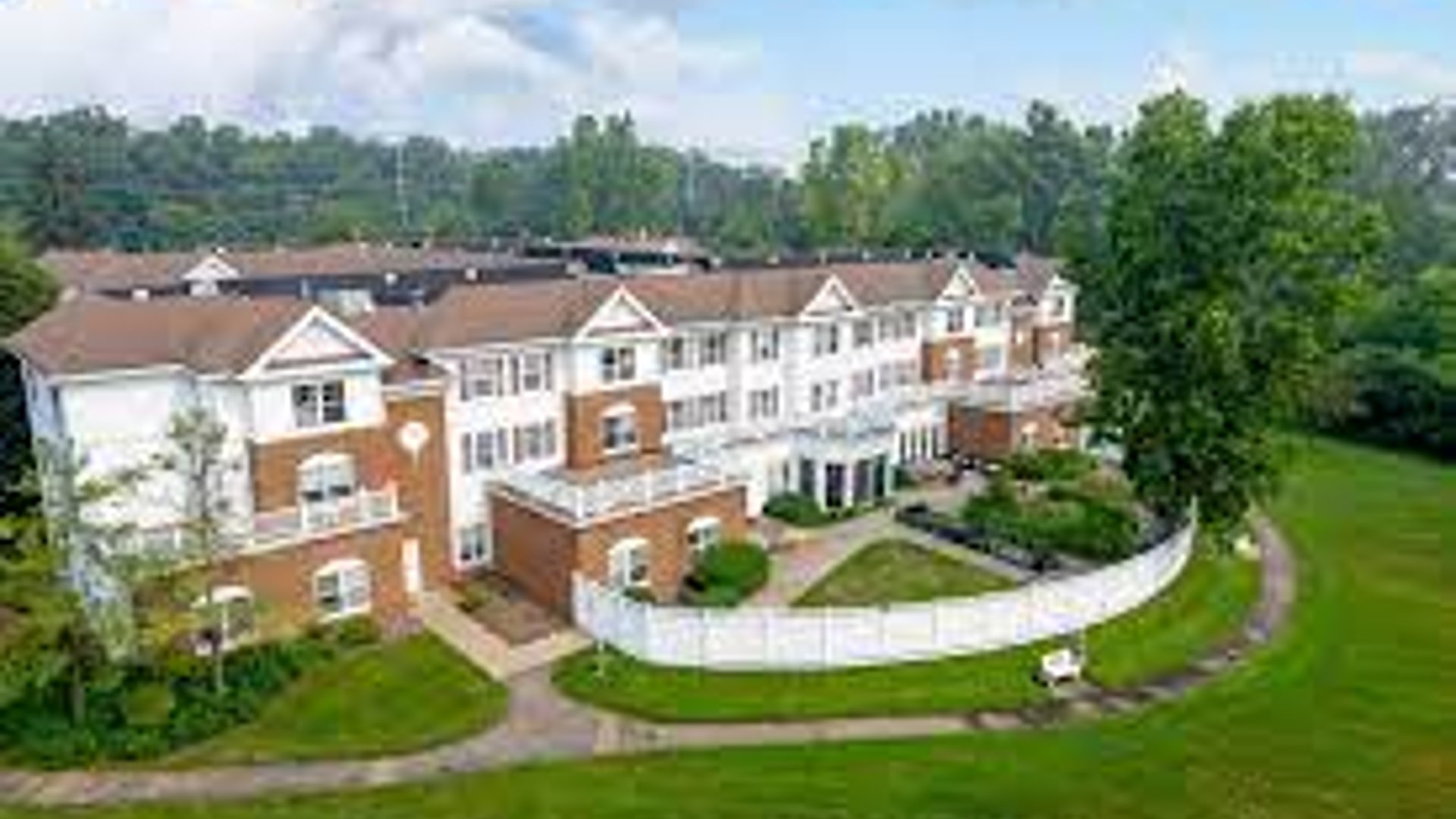 System.Collections.Generic.List`1[AFS.Common.Models.Photo] - Image 2