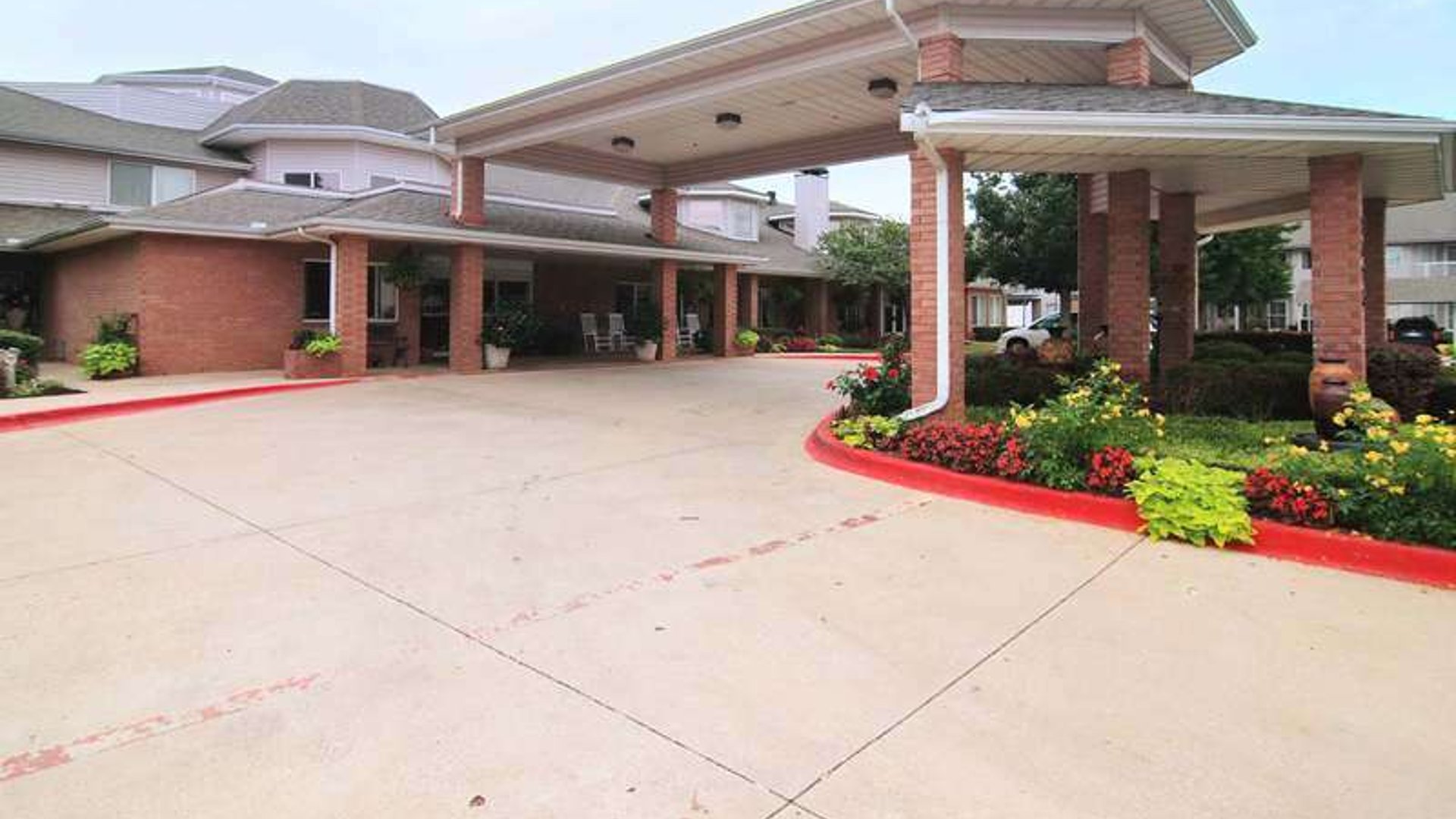 System.Collections.Generic.List`1[AFS.Common.Models.Photo] - Image 1