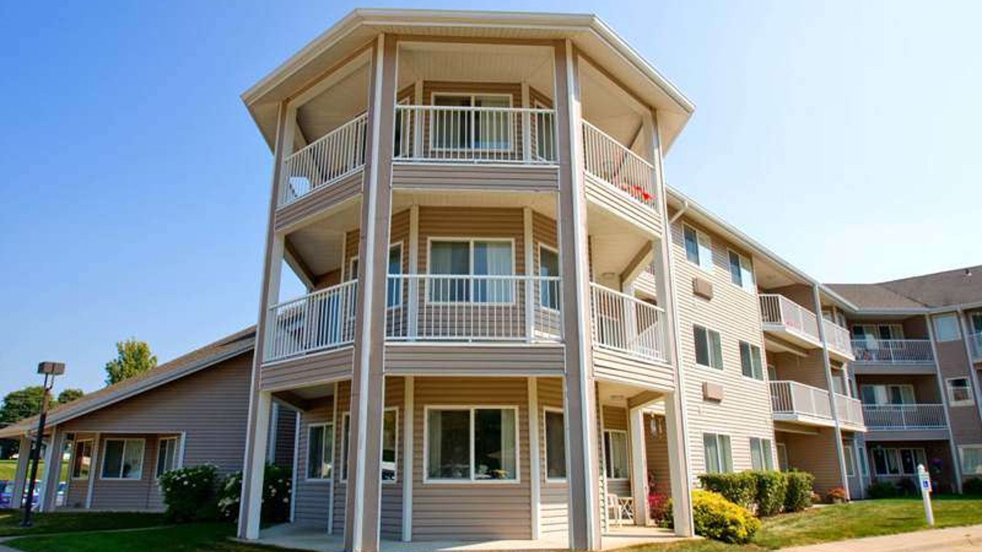 System.Collections.Generic.List`1[AFS.Common.Models.Photo] - Image 1