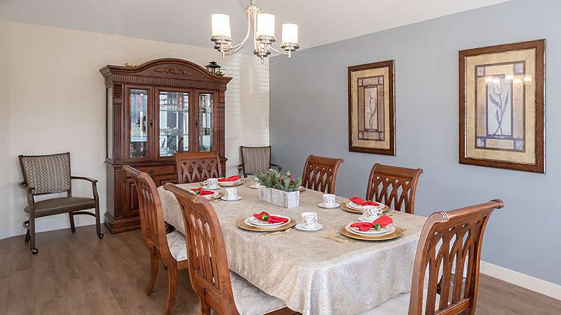 System.Collections.Generic.List`1[AFS.Common.Models.Photo] - Image 3