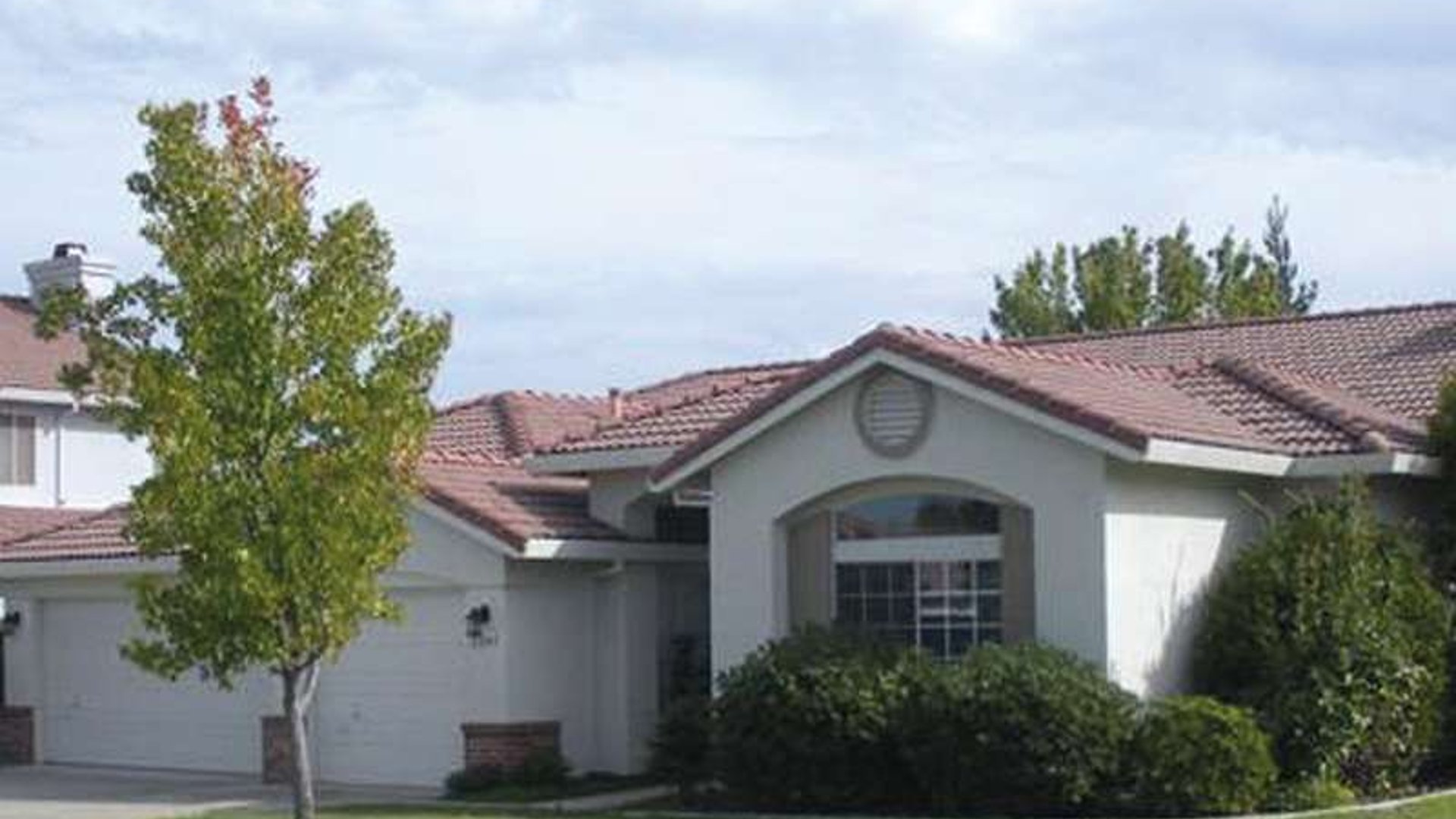 System.Collections.Generic.List`1[AFS.Common.Models.Photo] - Image 1