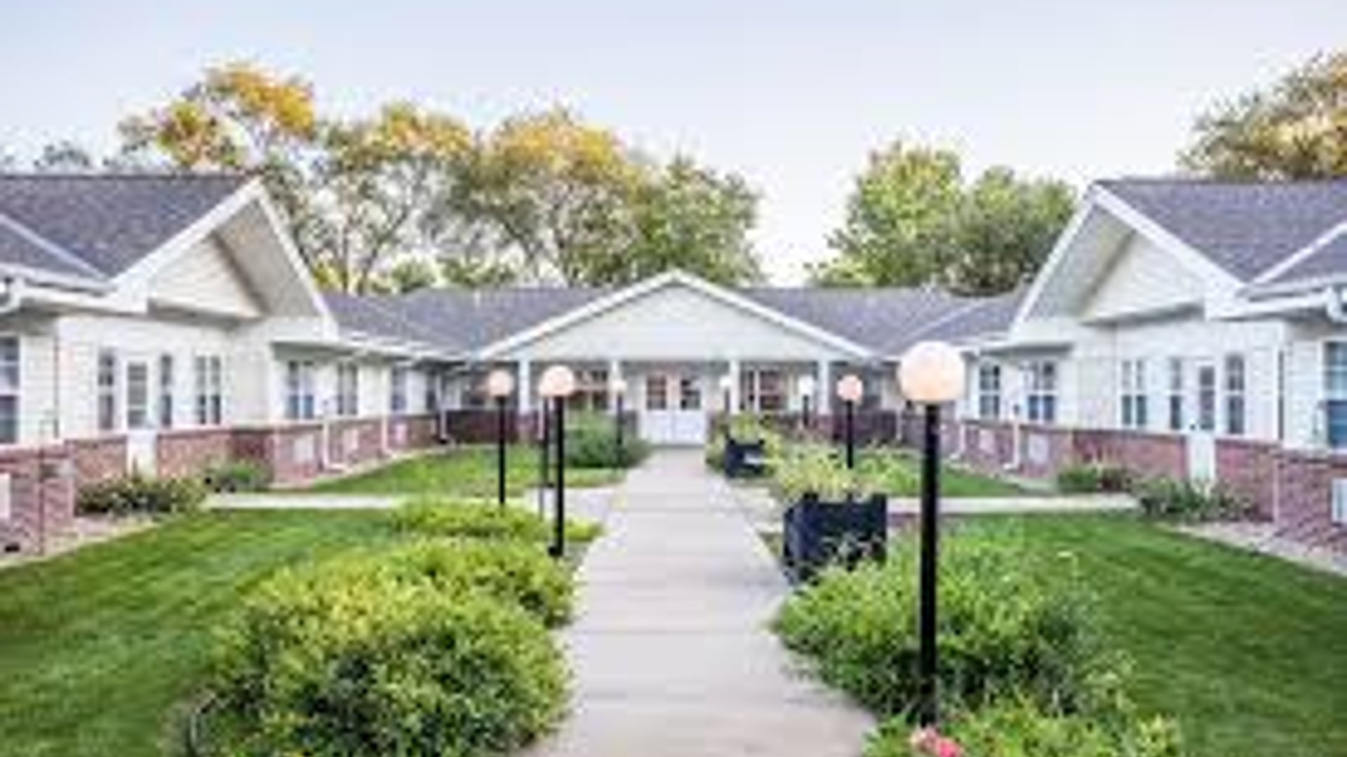 System.Collections.Generic.List`1[AFS.Common.Models.Photo] - Image 1