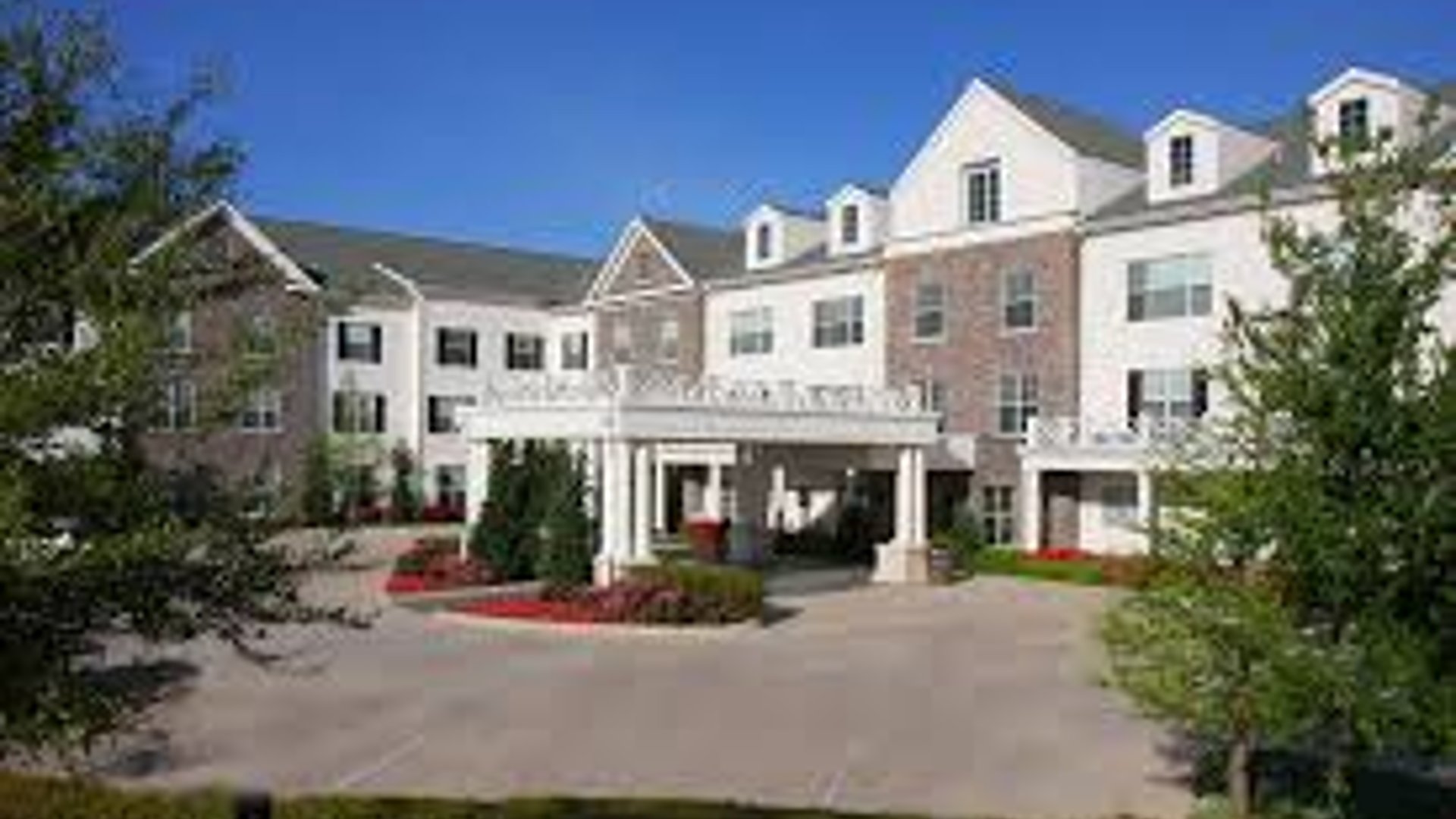 System.Collections.Generic.List`1[AFS.Common.Models.Photo] - Image 1