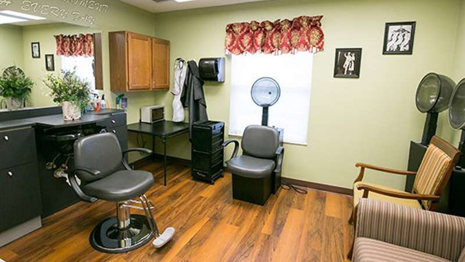 System.Collections.Generic.List`1[AFS.Common.Models.Photo] - Image 6