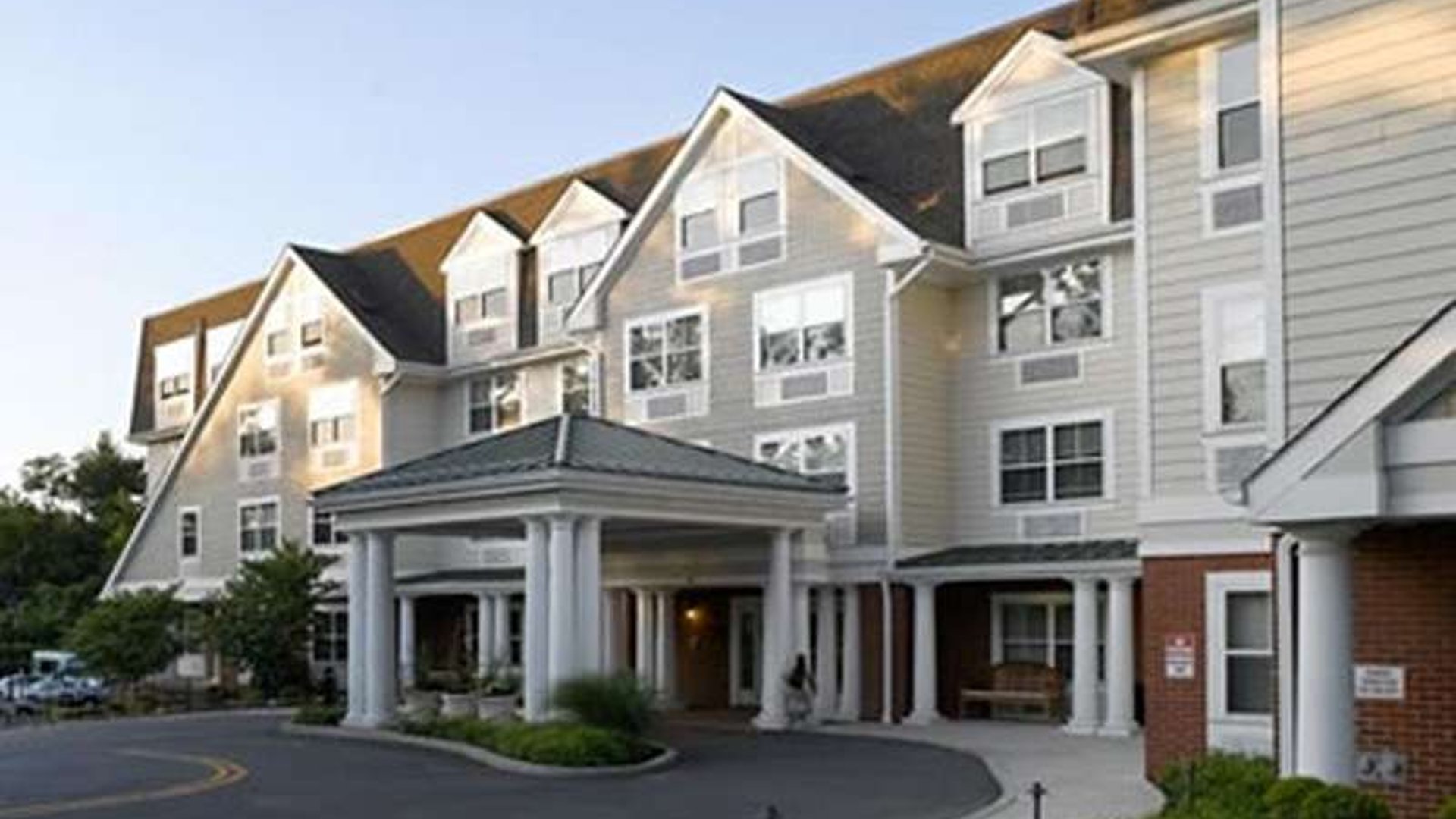 System.Collections.Generic.List`1[AFS.Common.Models.Photo] - Image 6