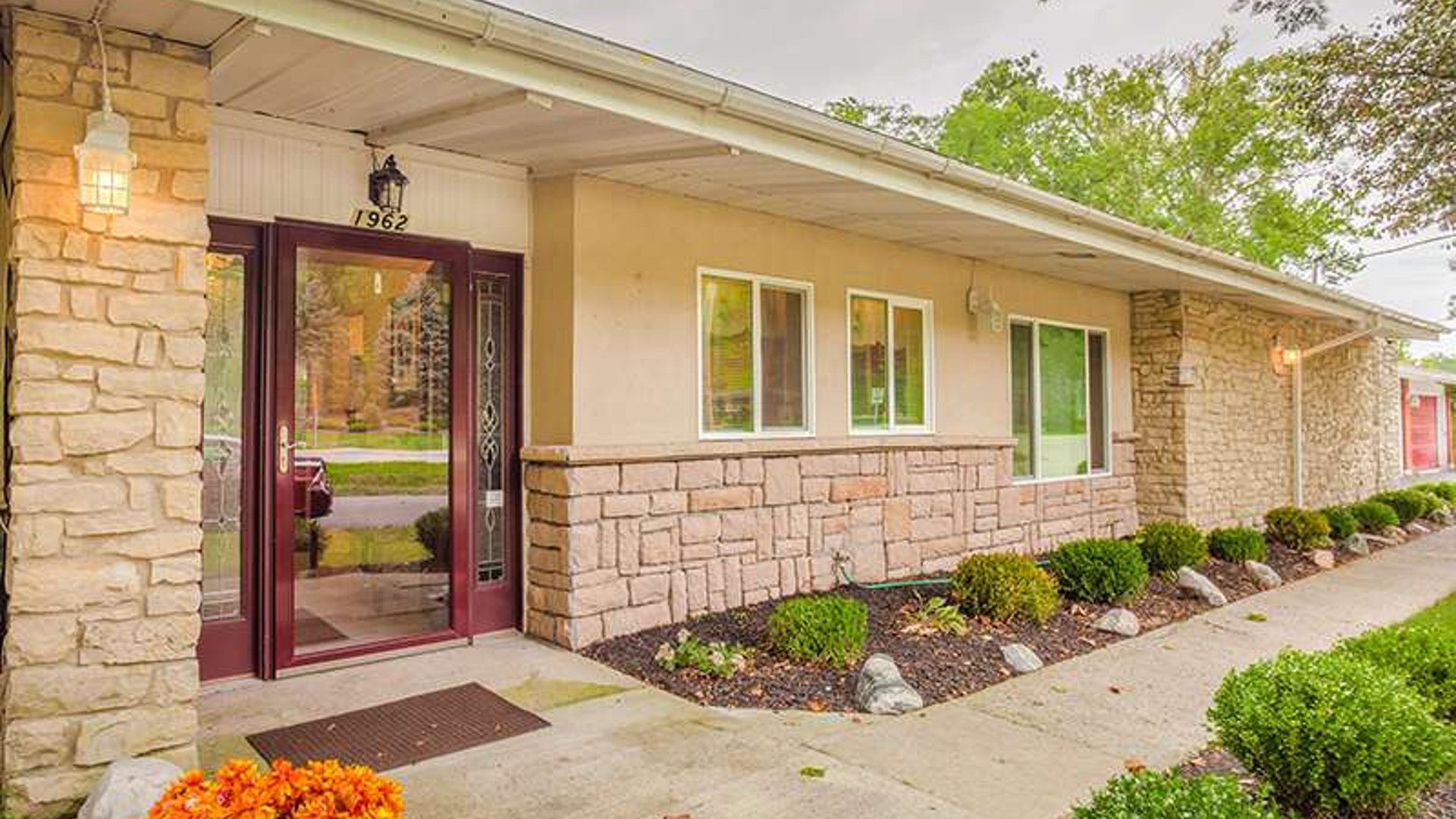 System.Collections.Generic.List`1[AFS.Common.Models.Photo] - Image 1