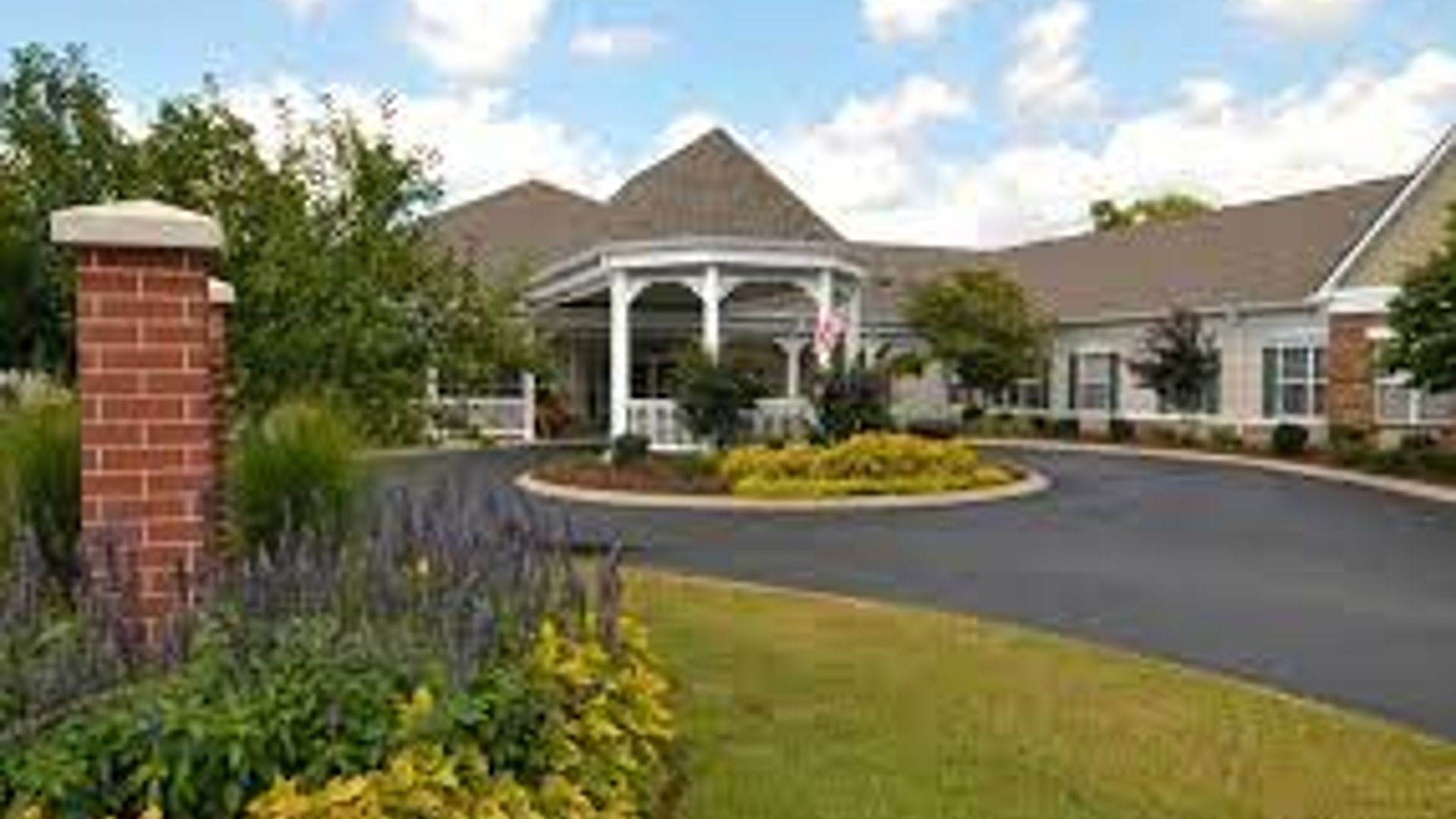 System.Collections.Generic.List`1[AFS.Common.Models.Photo] - Image 1