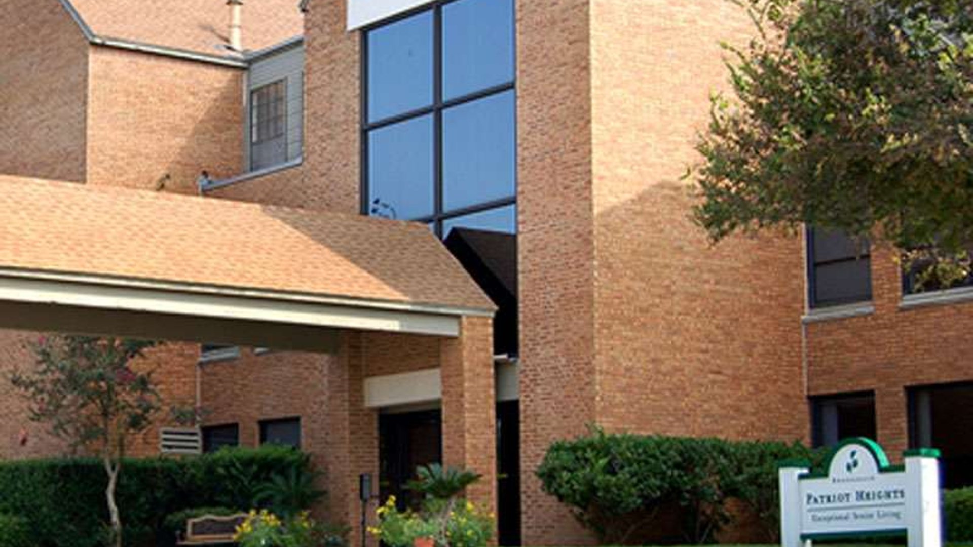 System.Collections.Generic.List`1[AFS.Common.Models.Photo] - Image 1