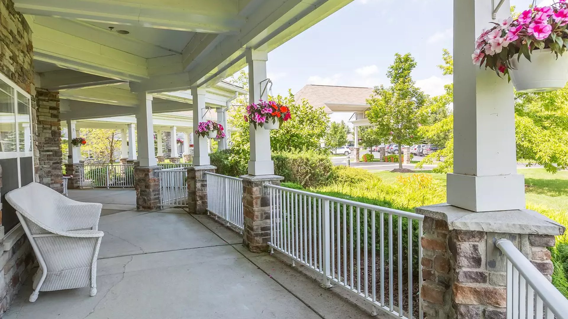 System.Collections.Generic.List`1[AFS.Common.Models.Photo] - Image 2