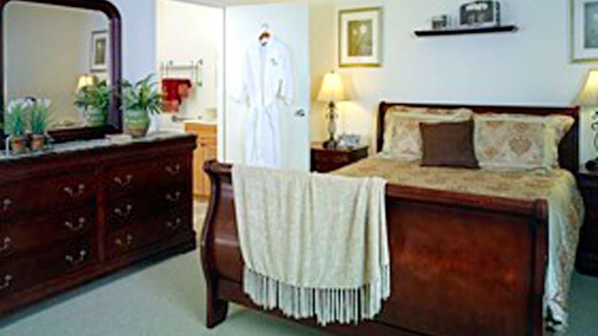 System.Collections.Generic.List`1[AFS.Common.Models.Photo] - Image 5