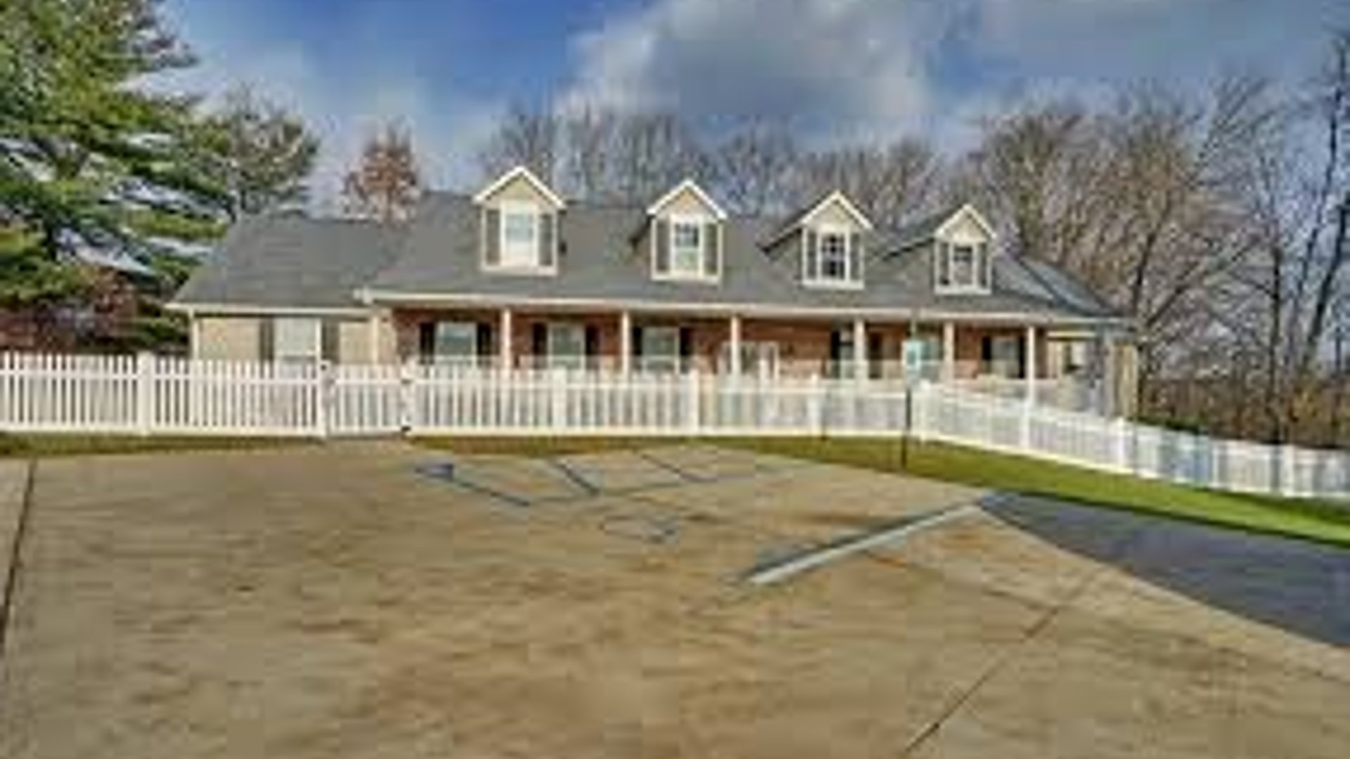 System.Collections.Generic.List`1[AFS.Common.Models.Photo] - Image 1