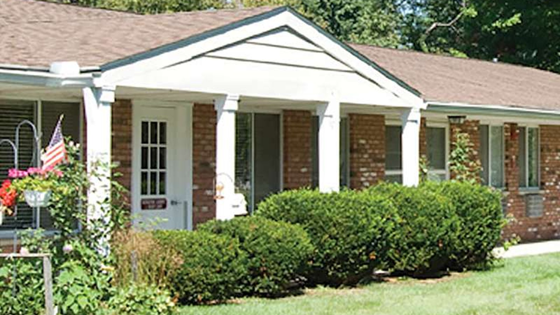 System.Collections.Generic.List`1[AFS.Common.Models.Photo] - Image 1