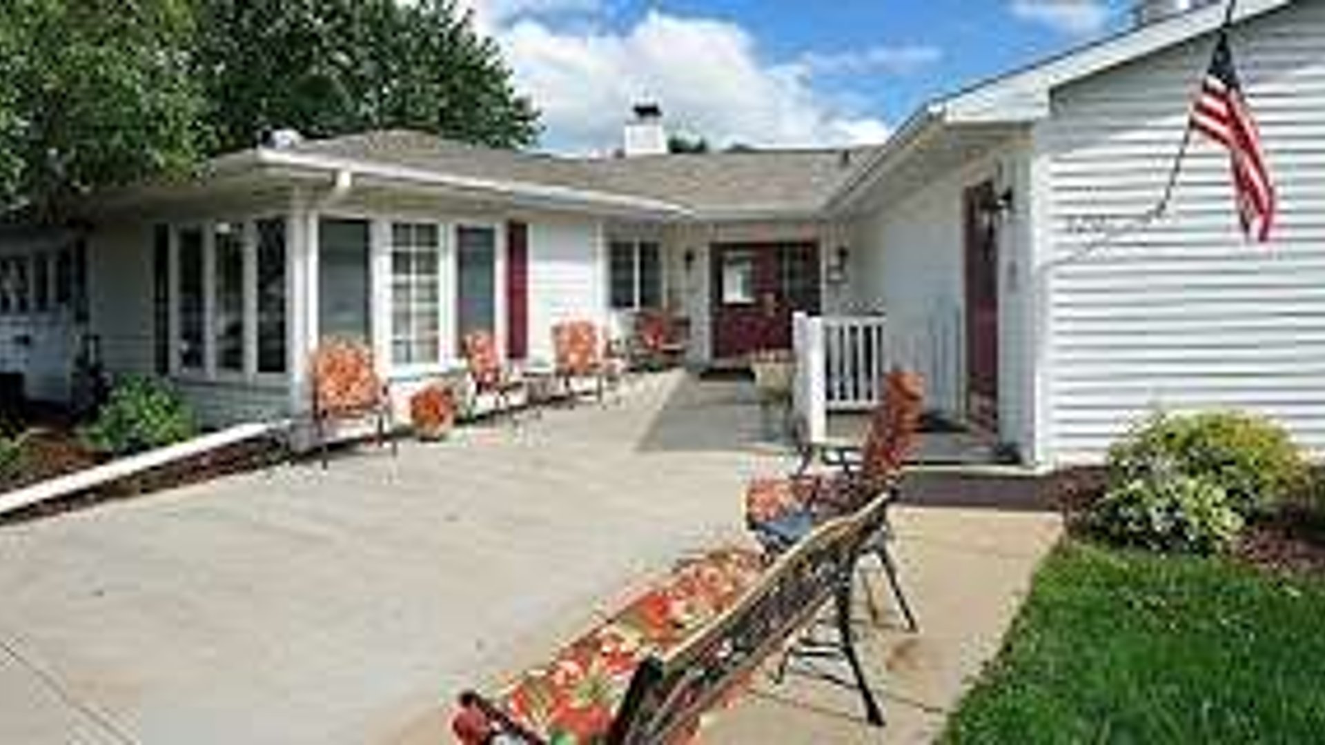 System.Collections.Generic.List`1[AFS.Common.Models.Photo] - Image 1