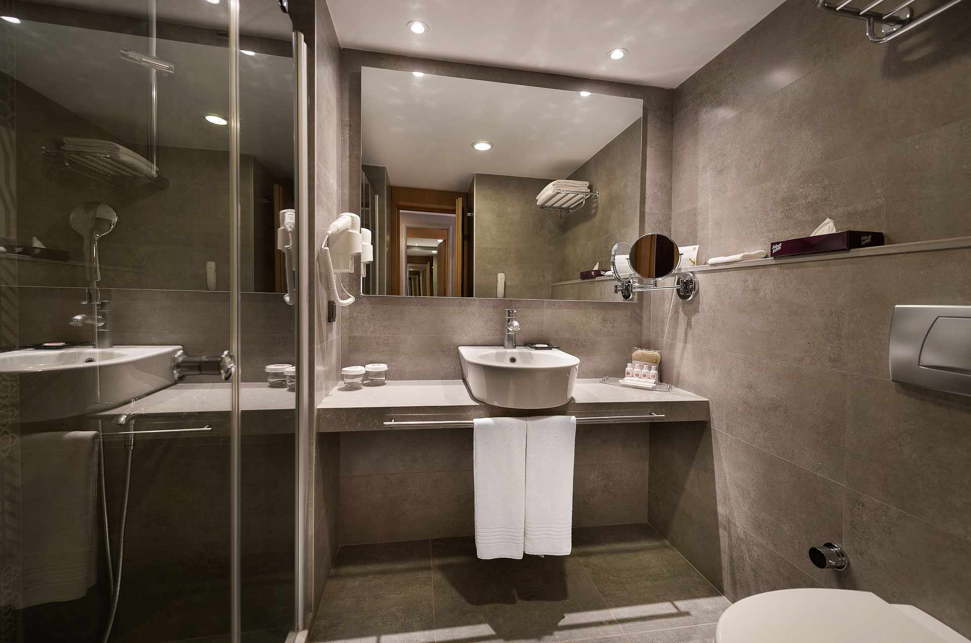 Deluxe Zimmer Jakuzzi auf Balkon
