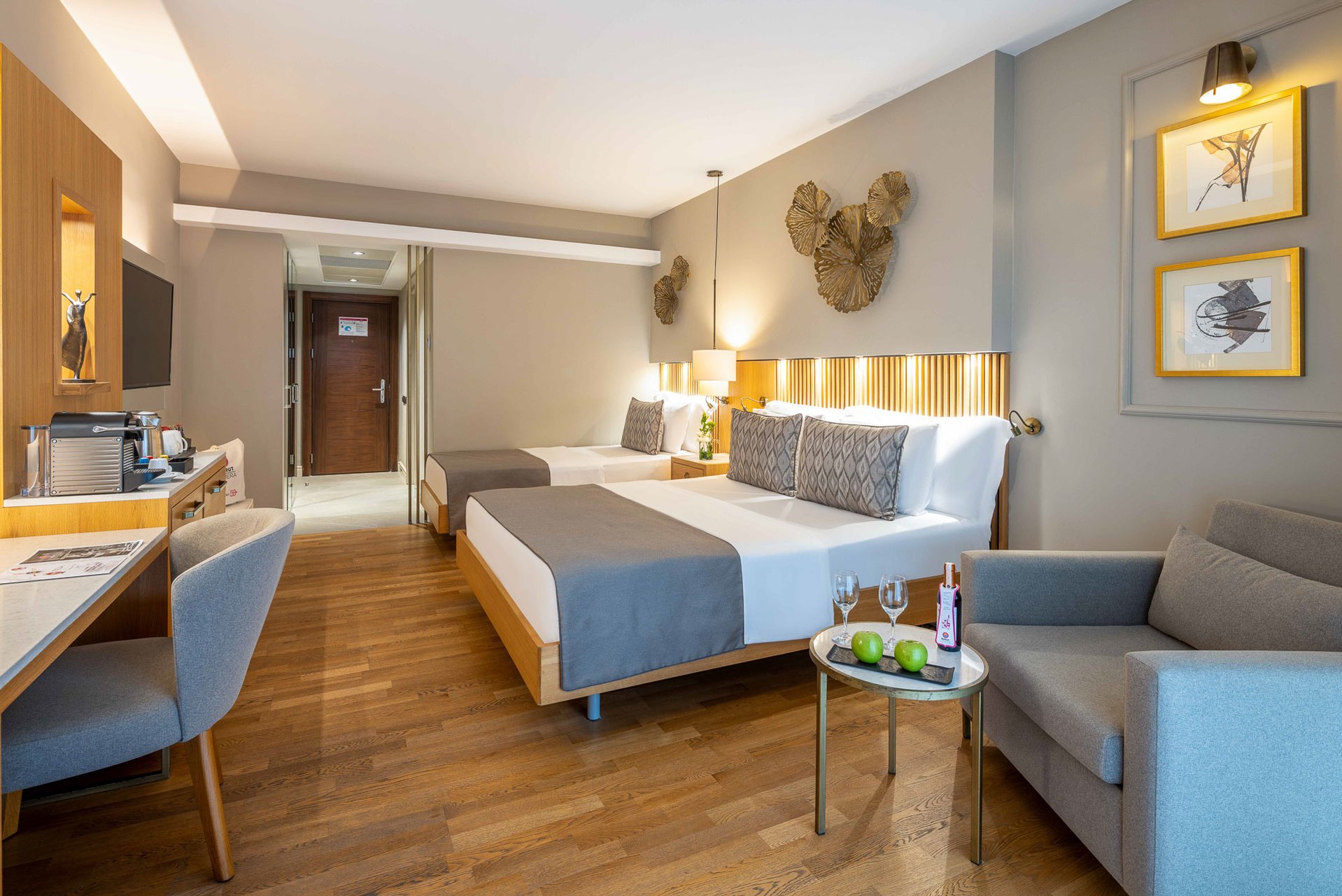 Deluxe Zimmer Jakuzzi auf Balkon