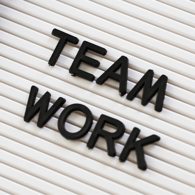 Keeperを使ってチーム内でパスワードやカード情報を安全に共有する方法